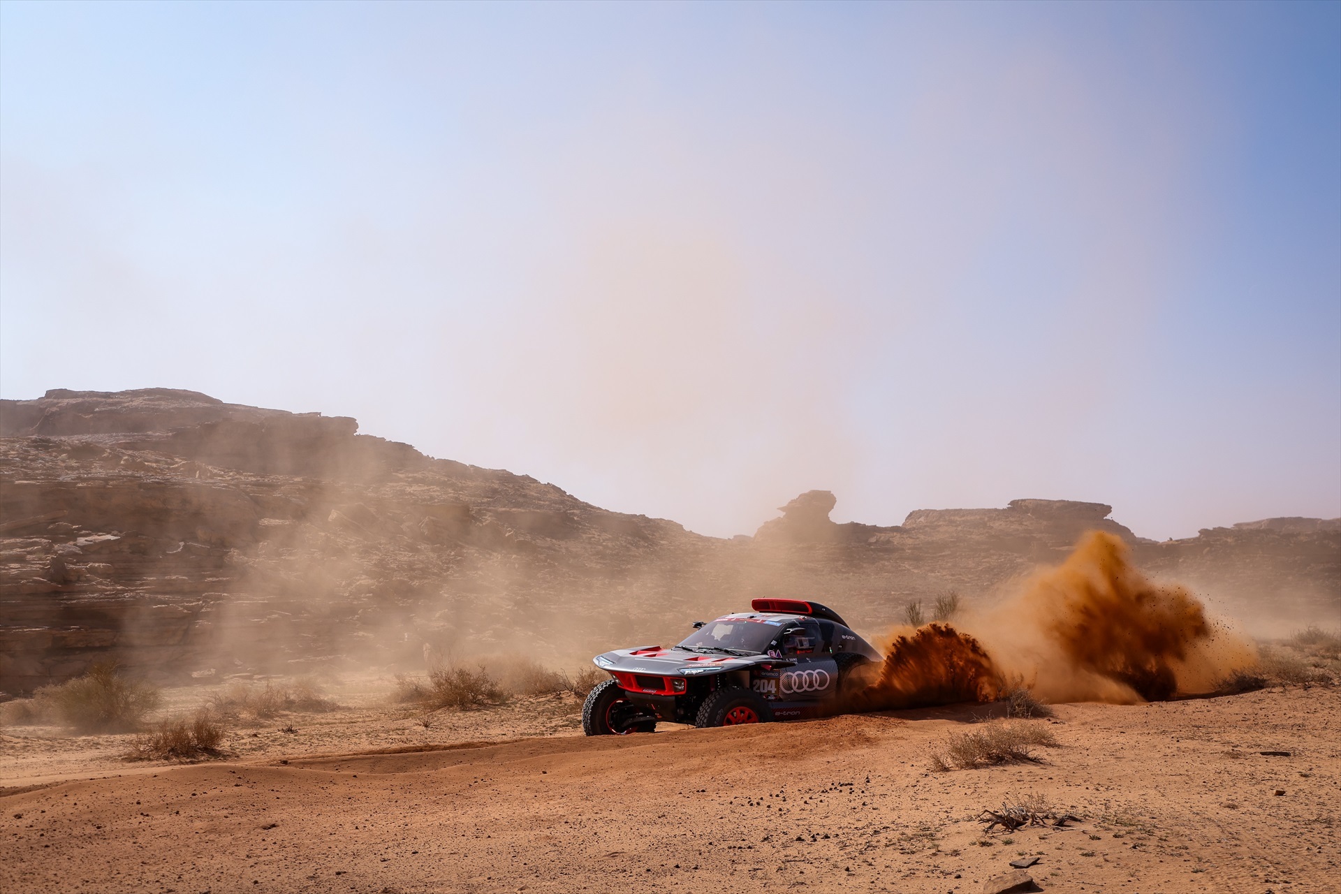 Carlos Sainz esmena l'error del primer dia i guanya terreny en la primera etapa del Dakar 2024
