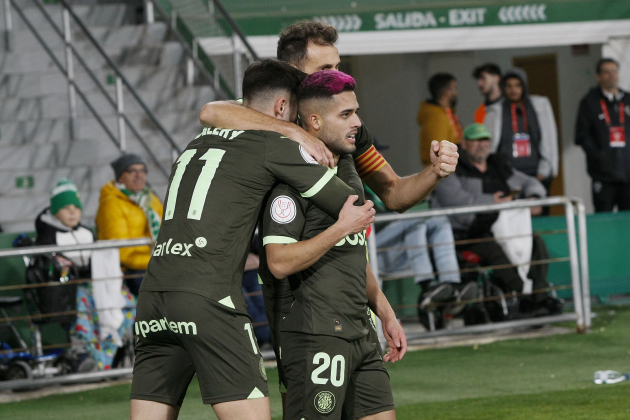 Yan Couto gol Girona Elche / Foto: EFE