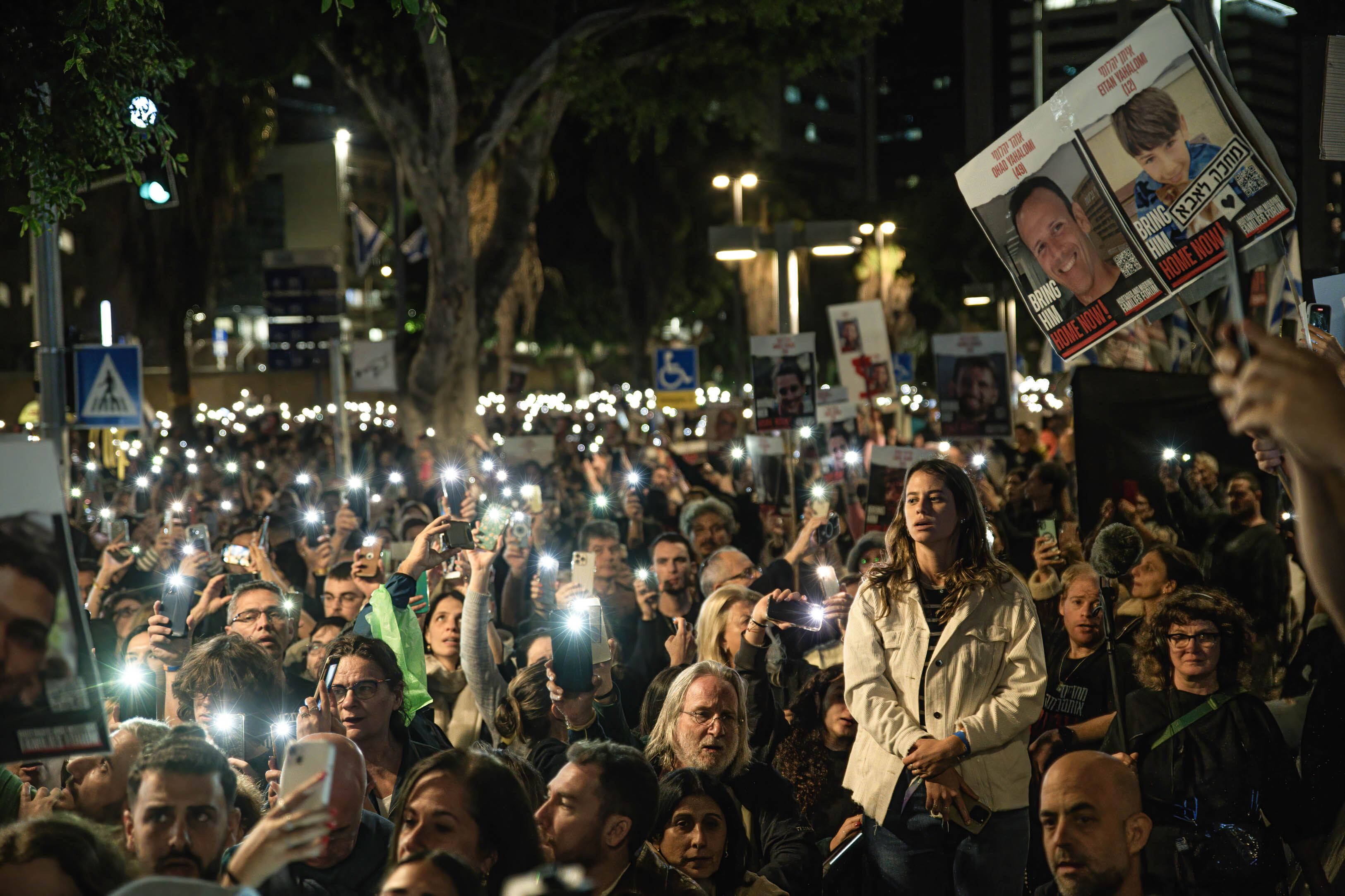 Més de 20.000 manifestants israelians exigeixen a Netanyahu la convocatòria d'eleccions