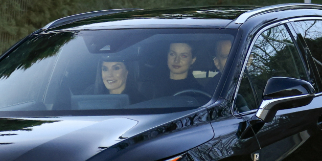 Felipe, Letizia y Leonor casa Jesus 