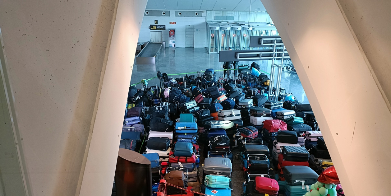 EuropaPress 5674400 maletes aeroport loiu