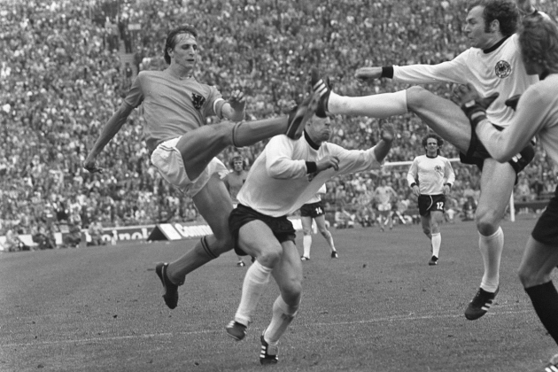 Beckenbauer Cruyff Wikimedia Commons