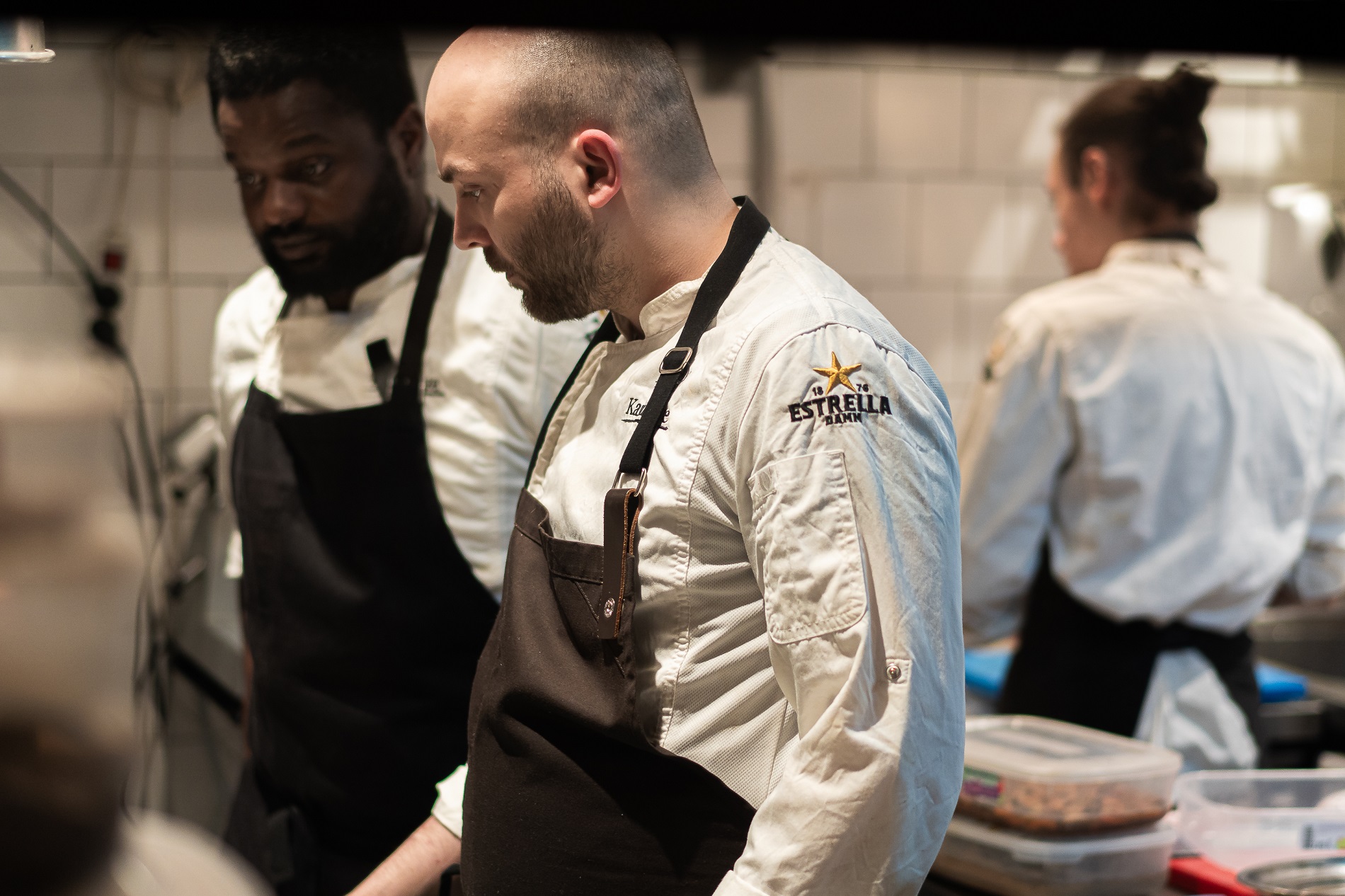 Taberna Kamikaze: el dúo gastronómico con más futuro de Barcelona abre este restaurante fabuloso