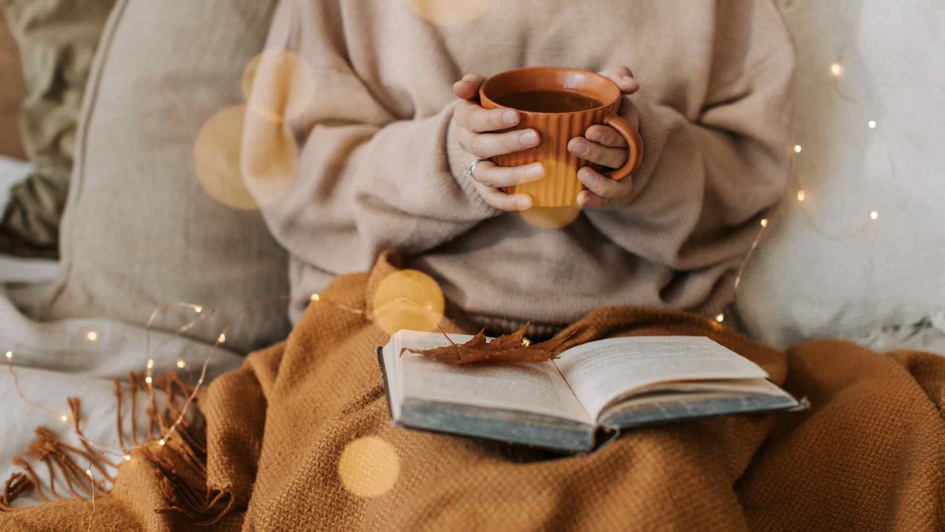 5 libros que enganchan para pasar una tarde de invierno de sofá y manta