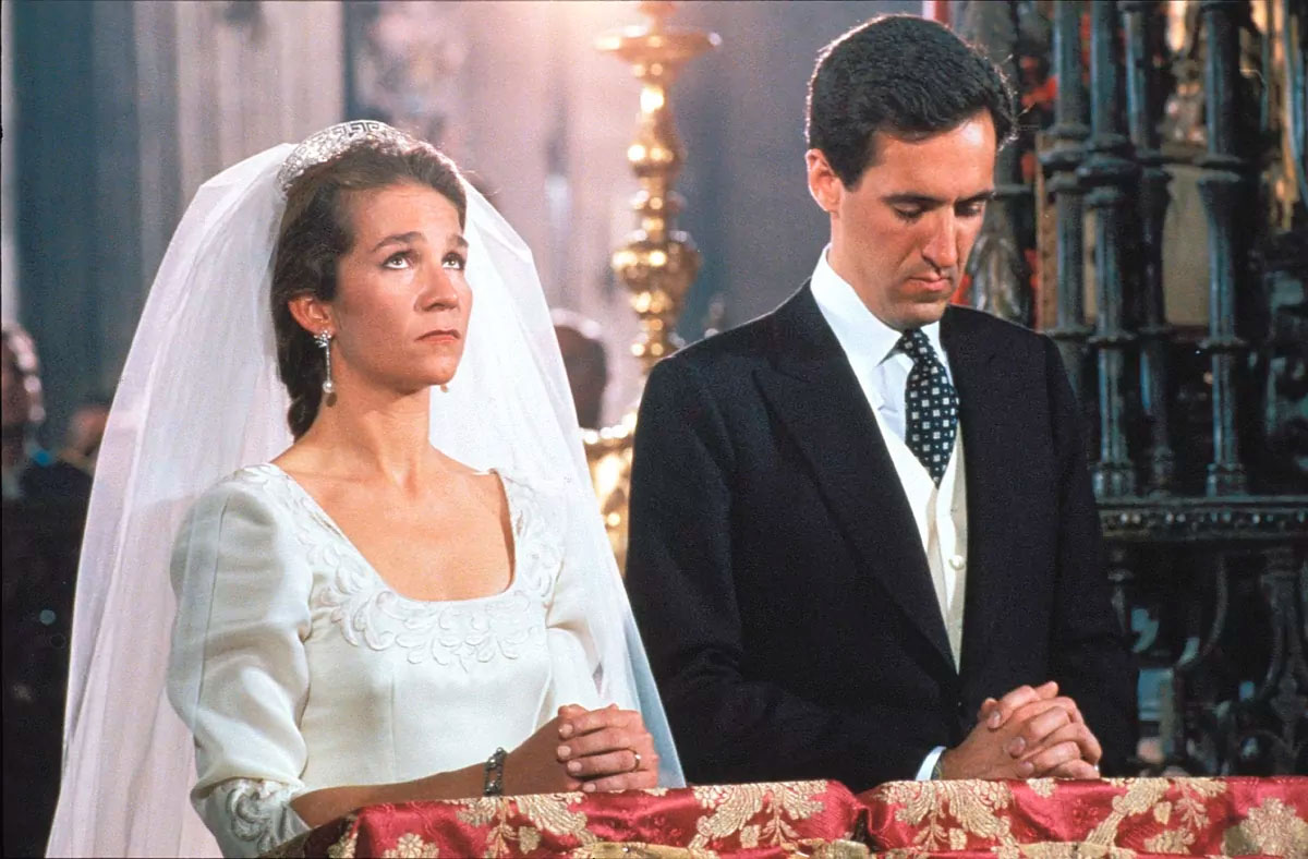 Va trencar amb la infanta Elena després de ficar-se al llit amb ella durant mesos per patriotisme