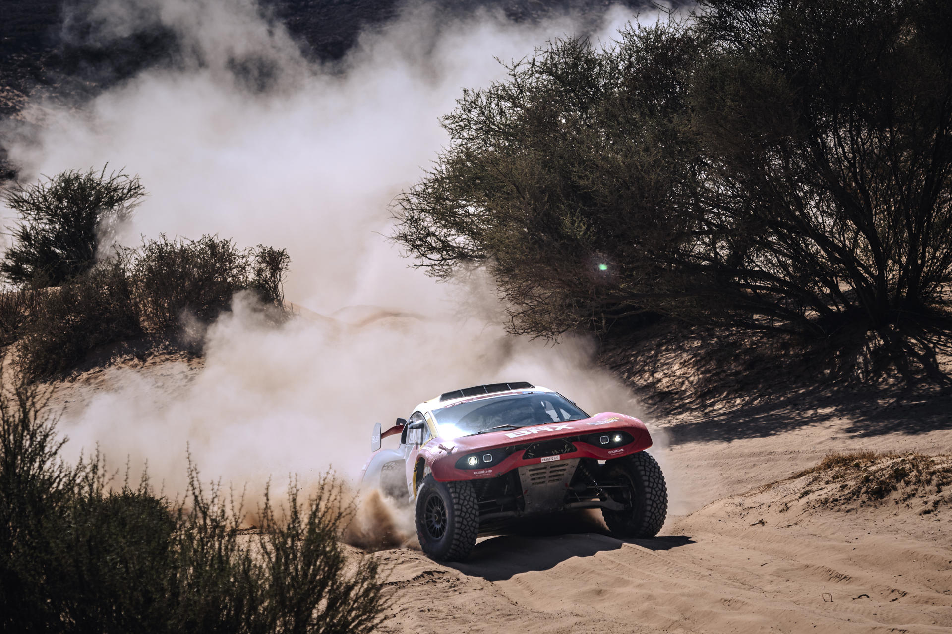 Sébastien Loeb se lleva la cuarta etapa del Dakar 2024 y cambio de líder en motos