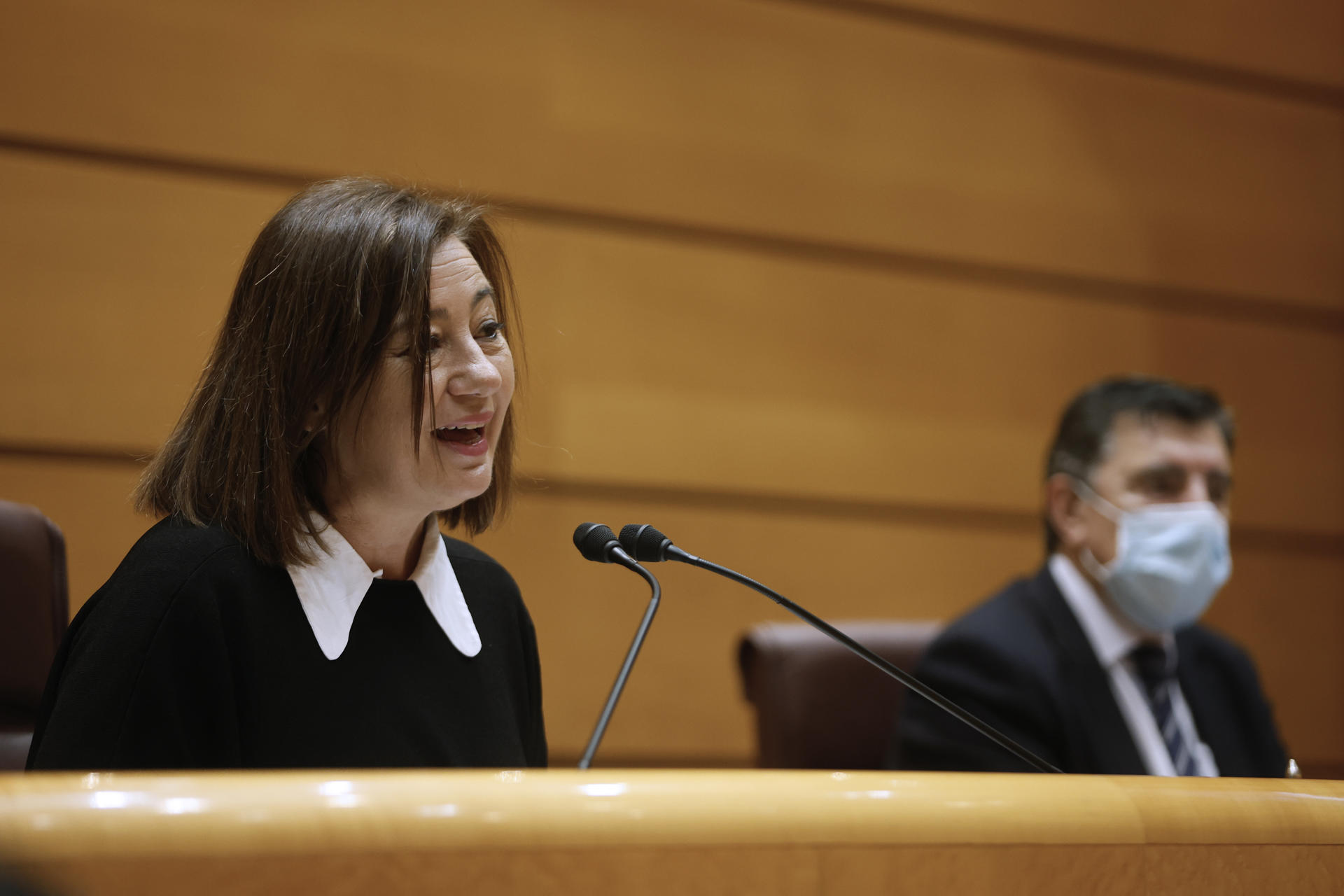 Francina Armengol al ple del Congrés per aprovar els decrets / EFE