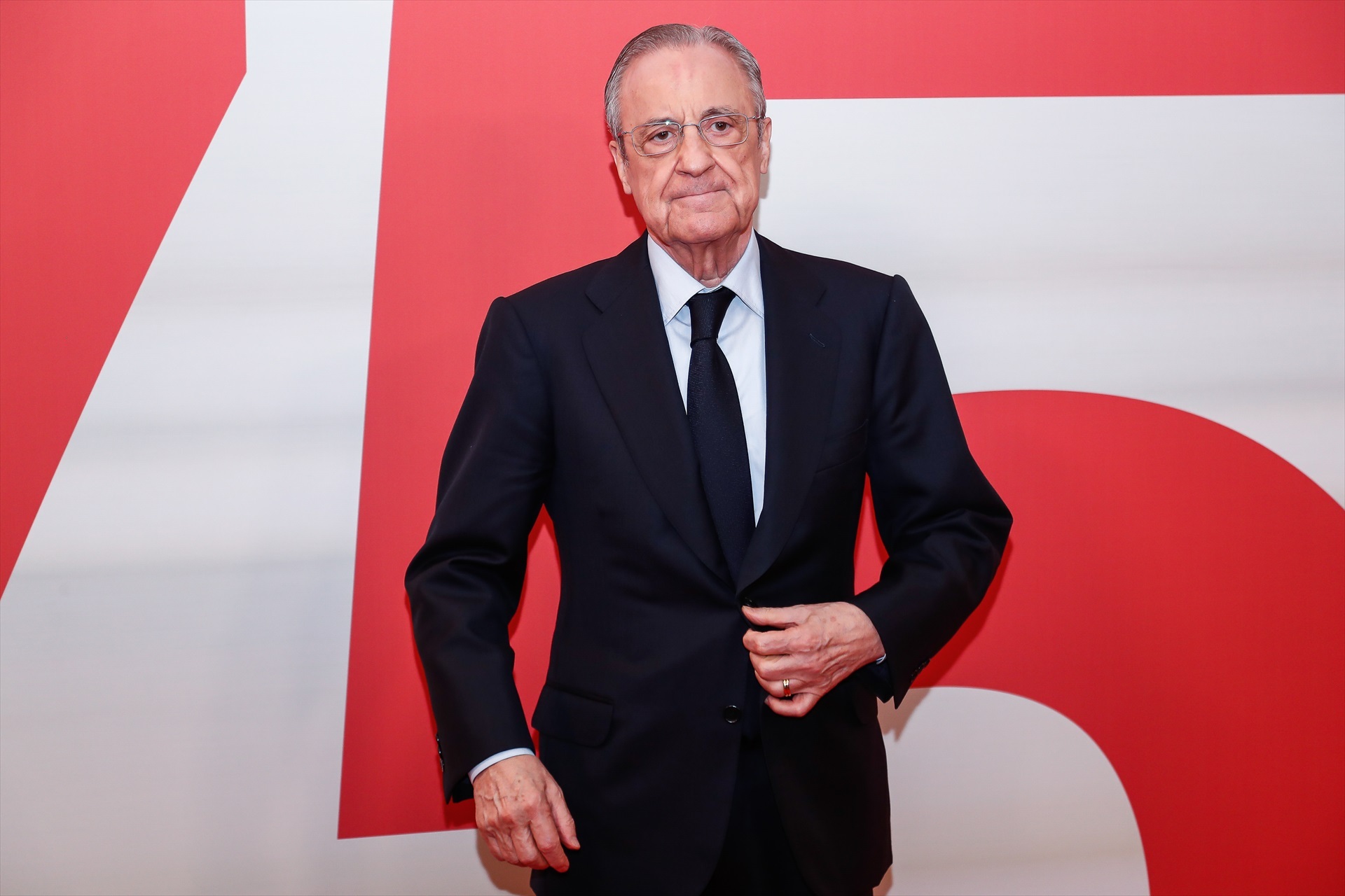 Florentino Pérez demana garanties per escrit a Mbappé