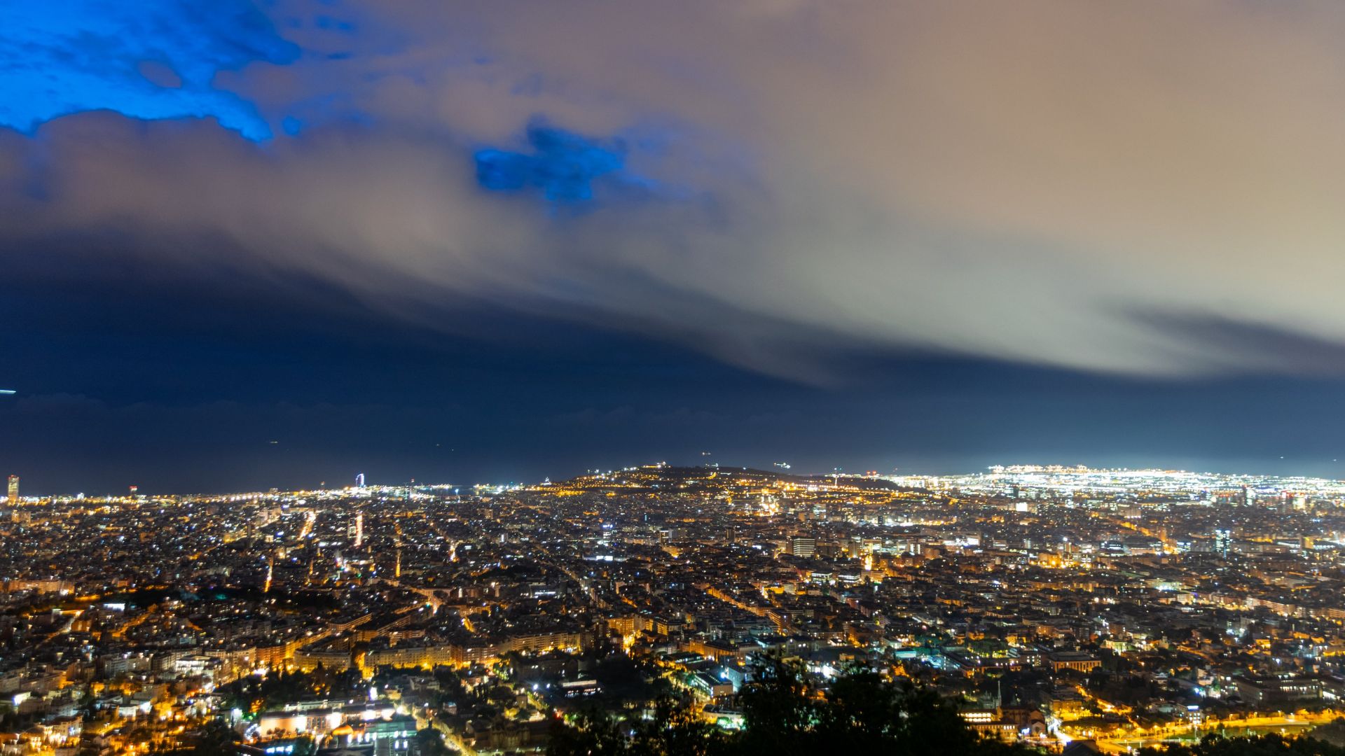 El Observatorio Fabra detecta virgas de nieve en Barcelona: ¿qué es una virga?