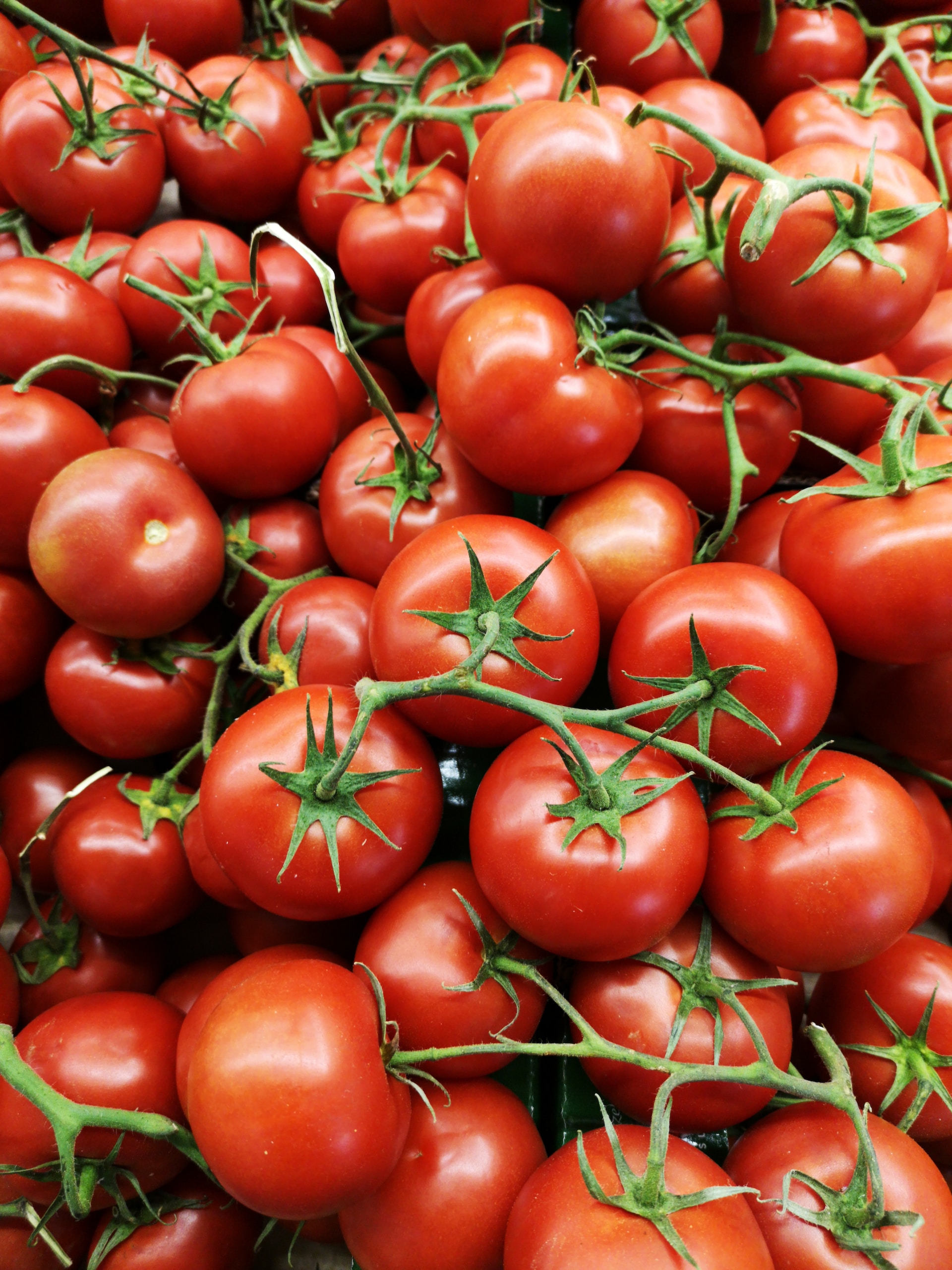 ¿Es verdad que el tomate pelado se digiere mejor? Los expertos dan su veredicto