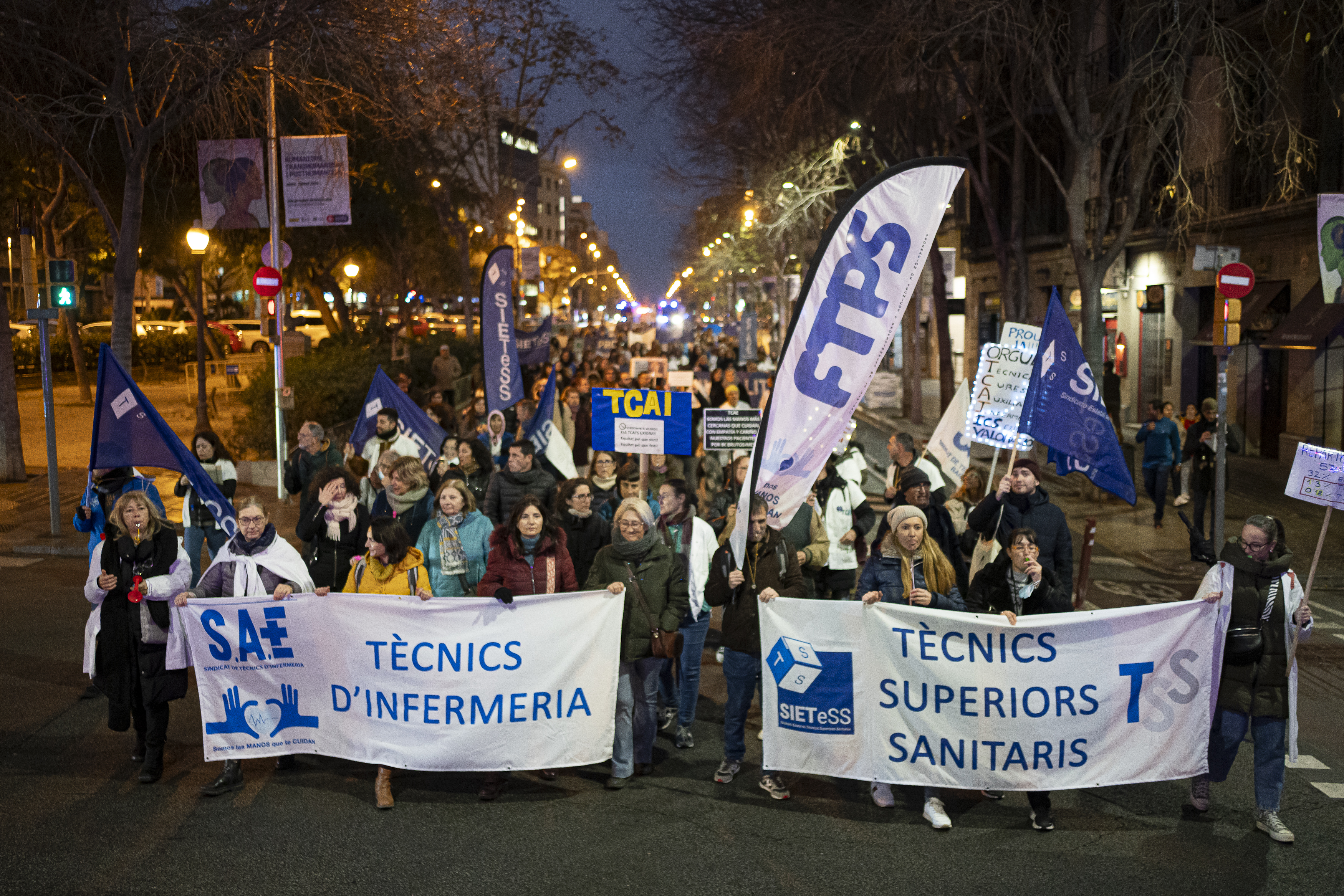 Tallada la Diagonal: els tècnics sanitaris continuen en vaga