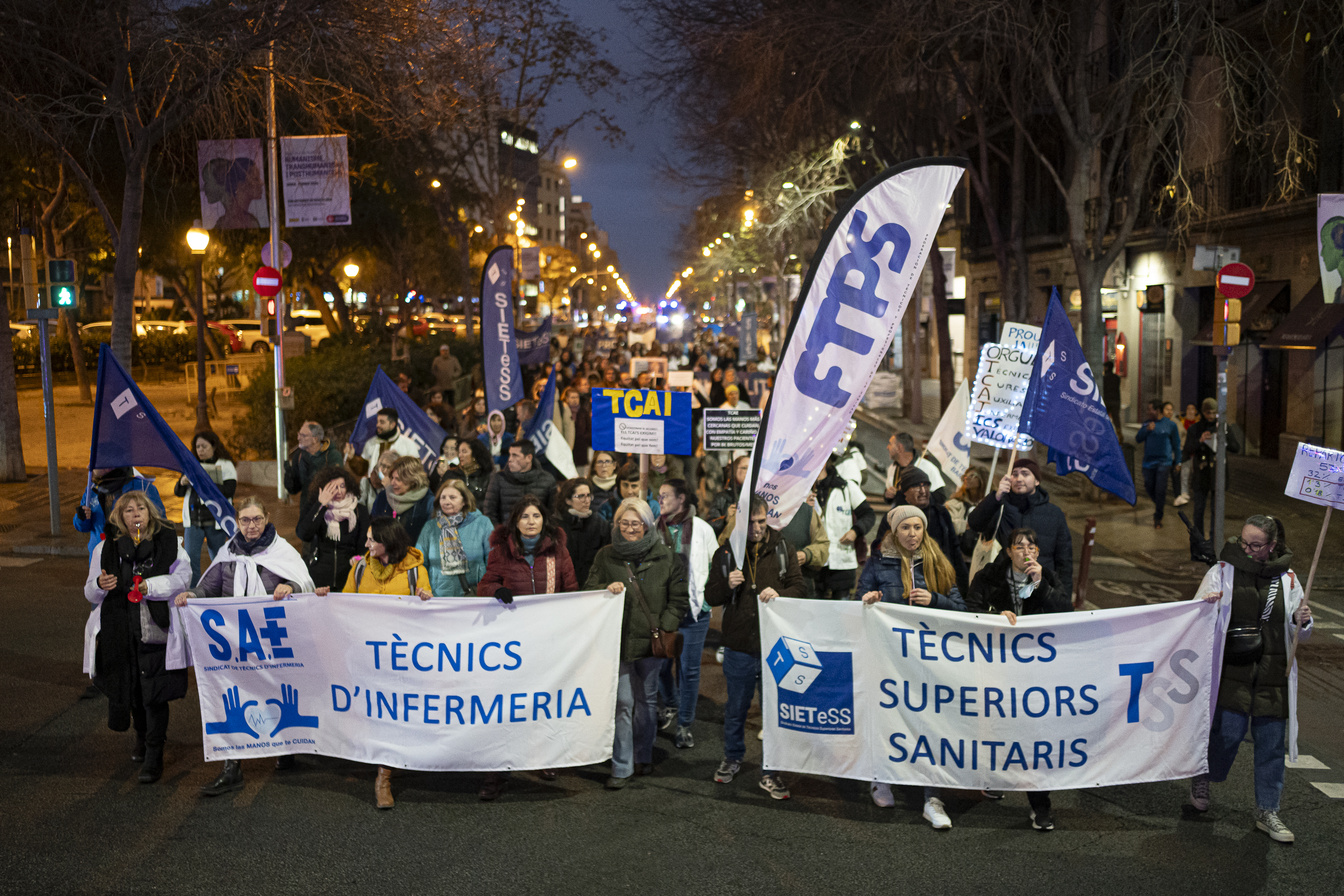 Cortada la Diagonal: los técnicos sanitarios continúan en huelga