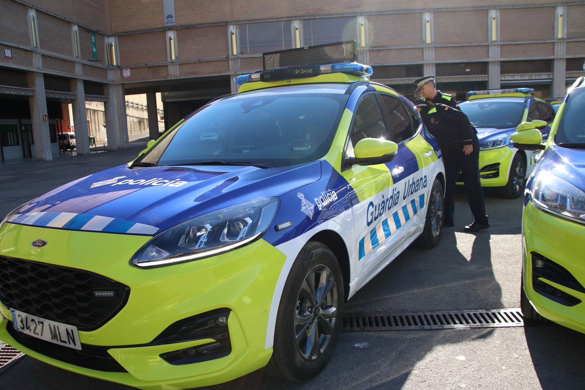 La Guardia Urbana de Barcelona moderniza la flota de vehículos e incorpora 90 coches híbridos