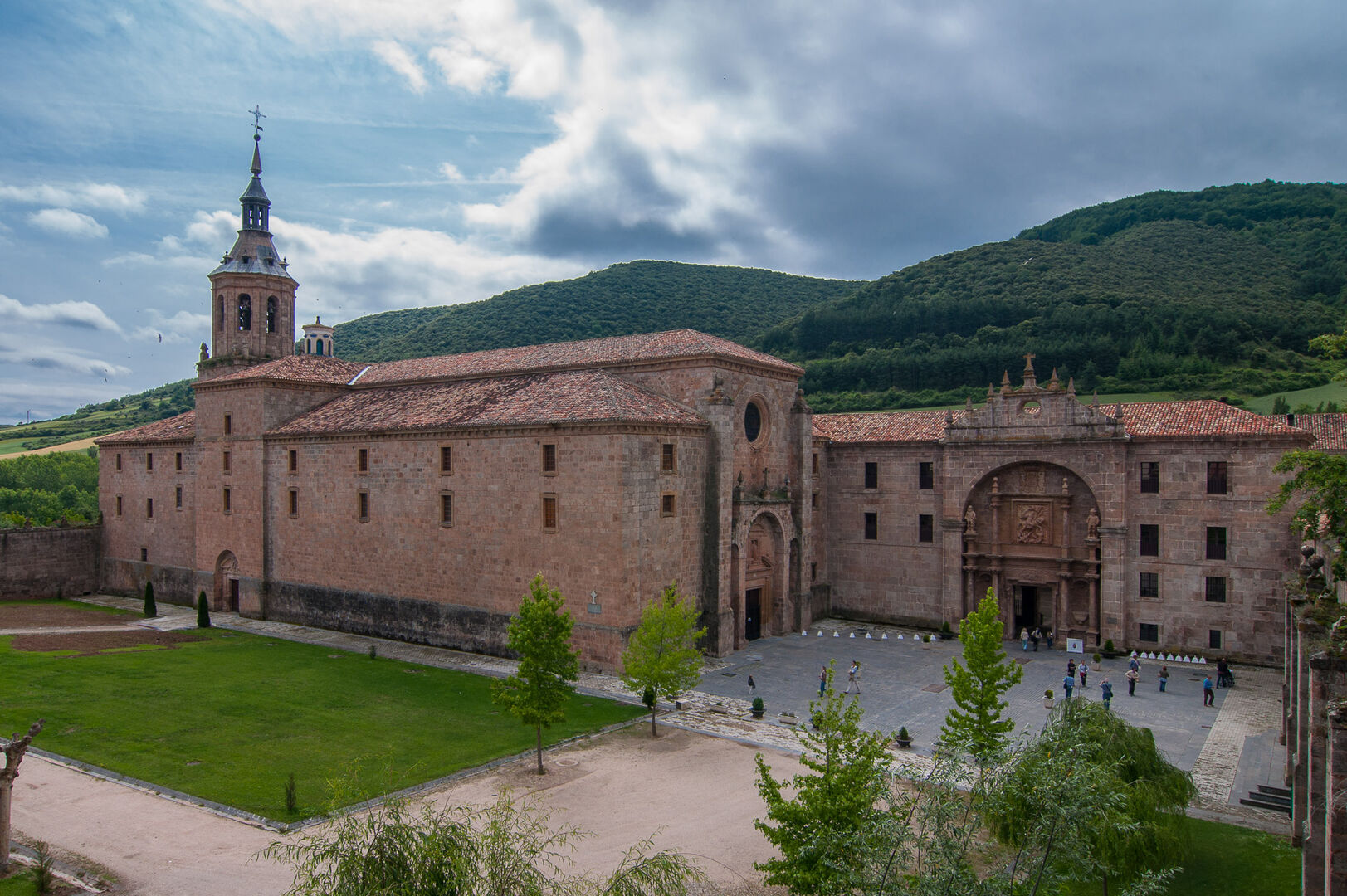 El castellano, herramienta de desarrollo en La Rioja