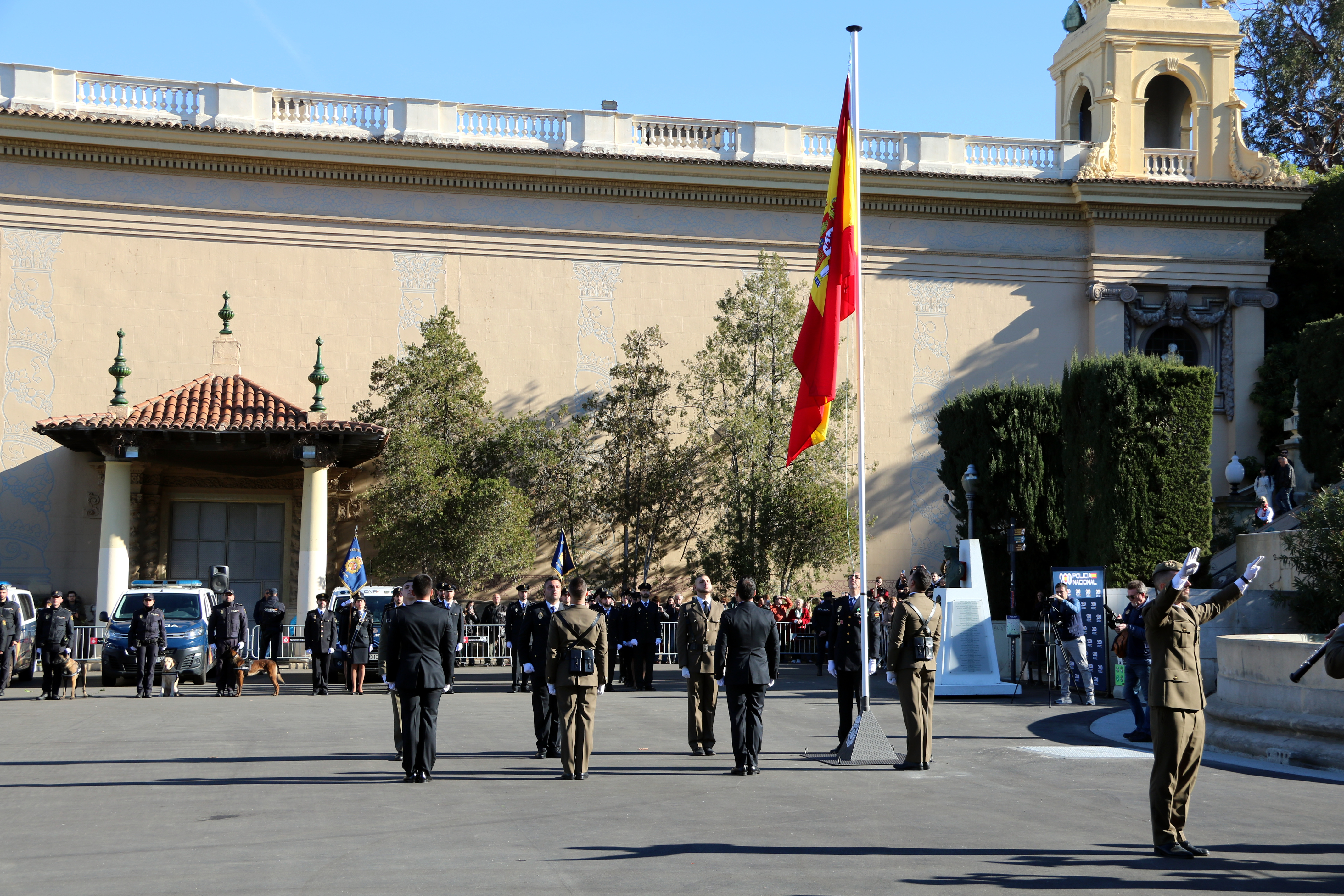 La Policía Nacional celebra su 200 aniversario en Barcelona: "También sois una policía catalana"