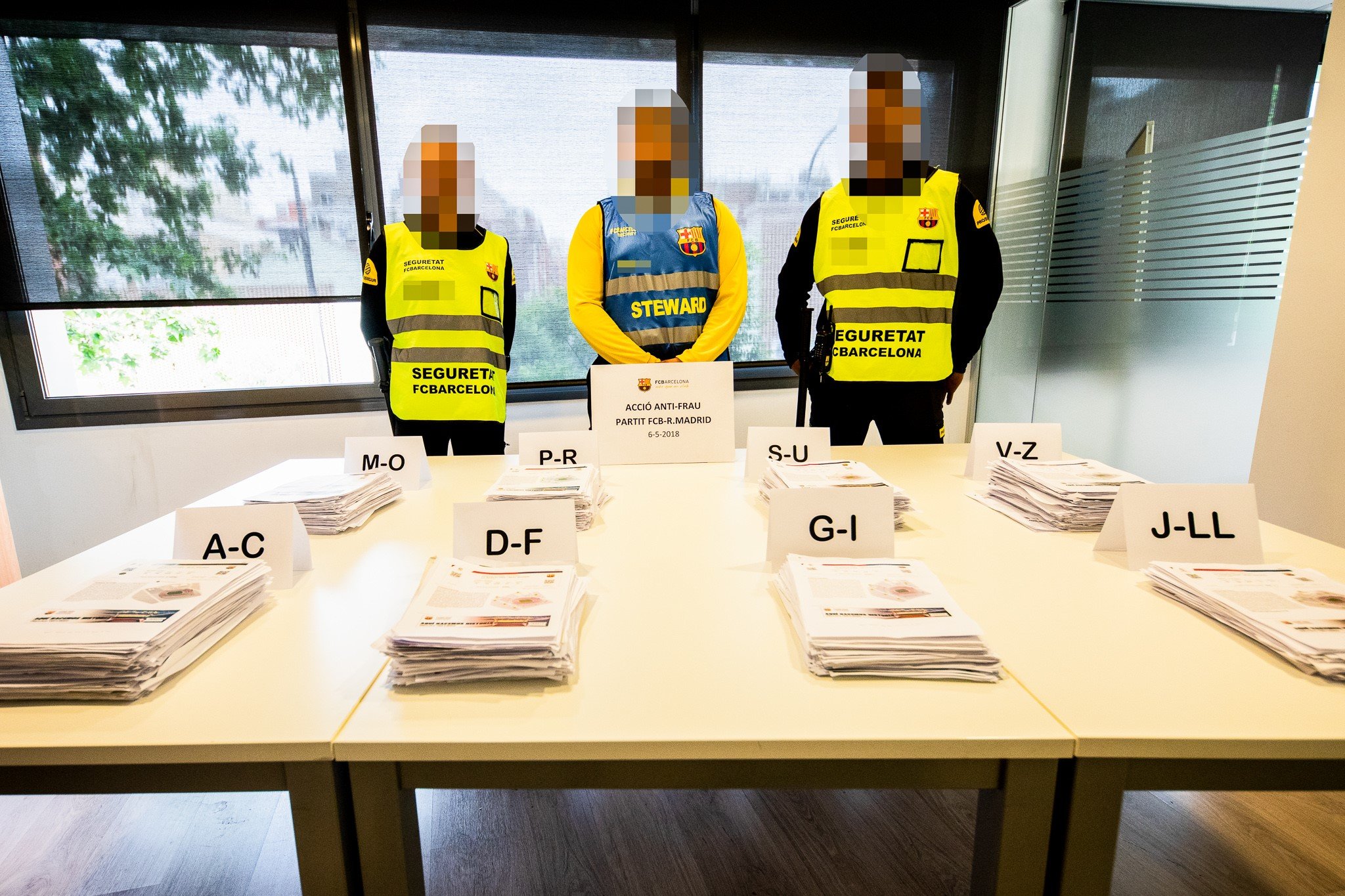 Set detinguts en una operació contra la falsificació d'entrades del Barça