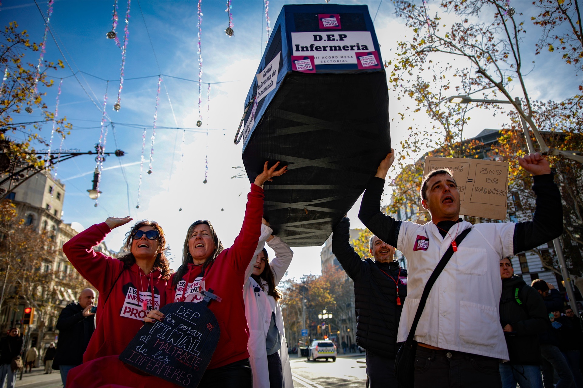 Infermeres de Catalunya inicia una recollida de signatures per traslladar les demandes al Parlament