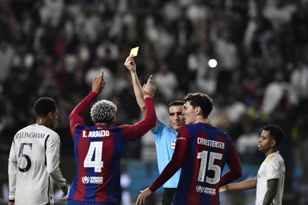 Àrbitre Juan Martínez Munuera Ronald Araujo Andreas Christensen Reial Madrid Barça / Foto: EFE