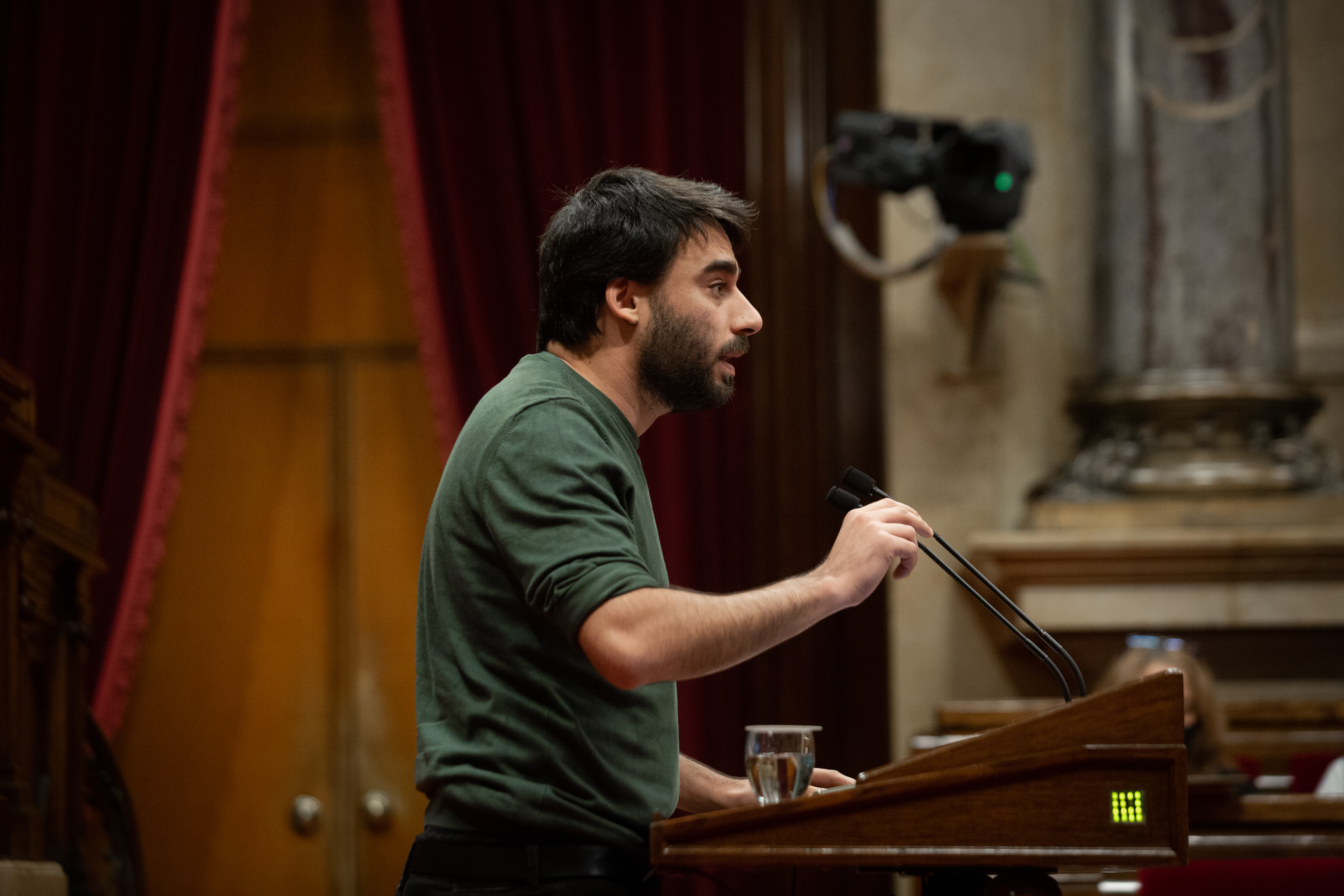 Los 13 dirigentes catalanes de Podem sancionados dejan el partido y solo militarán en los comunes