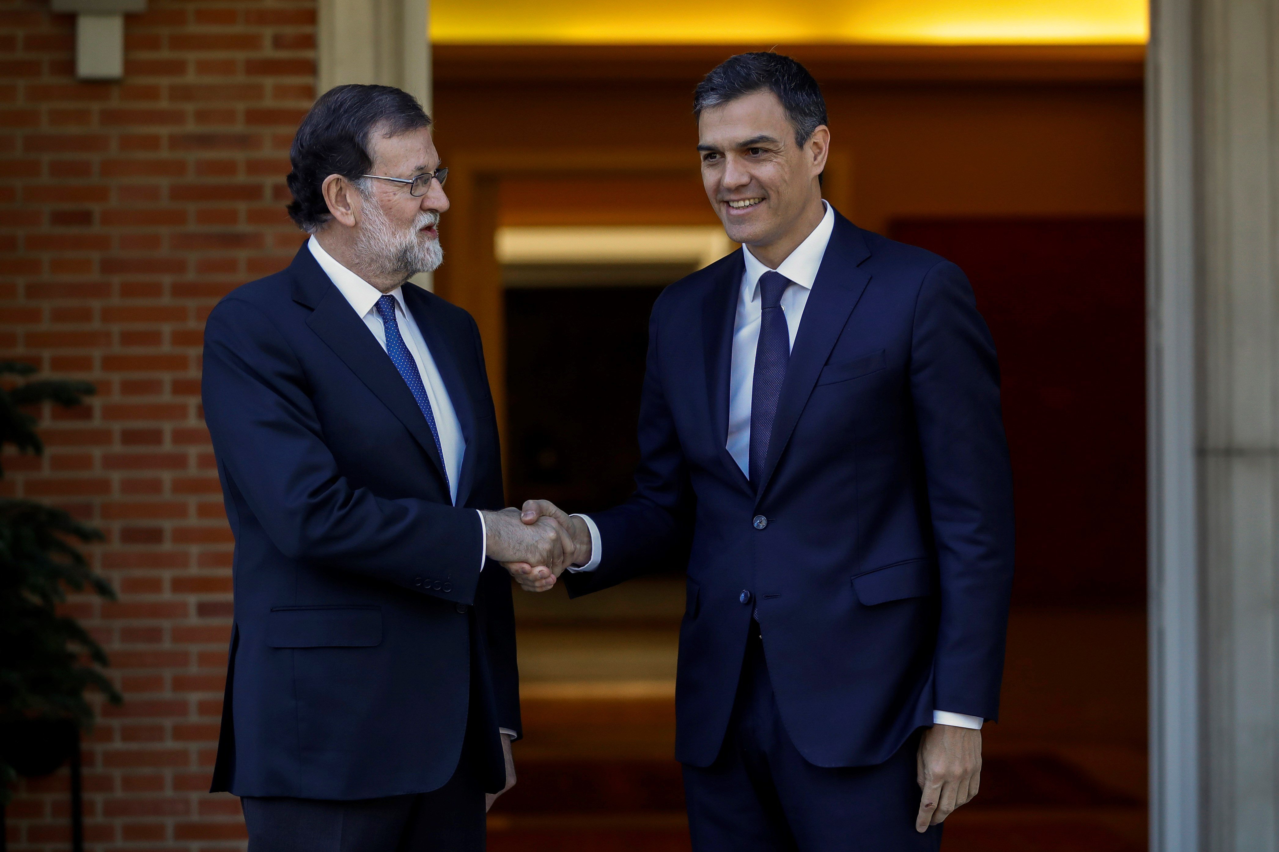 Rajoy y Sánchez reeditan su alianza ante el "carácter xenófobo" de Torra