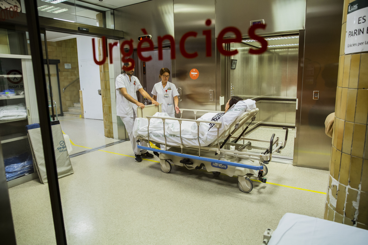 Hacen falta 20.000 enfermeras en Catalunya para llegar a la media europea