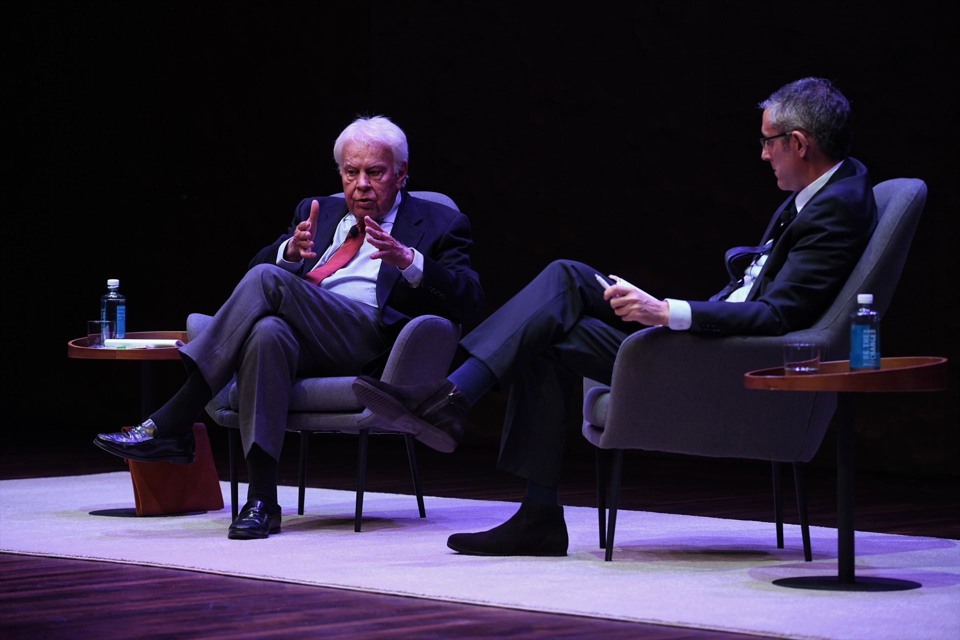 Felipe González crida la societat a "reaccionar" contra l'amnistia, un "despietat atac" a la Constitució