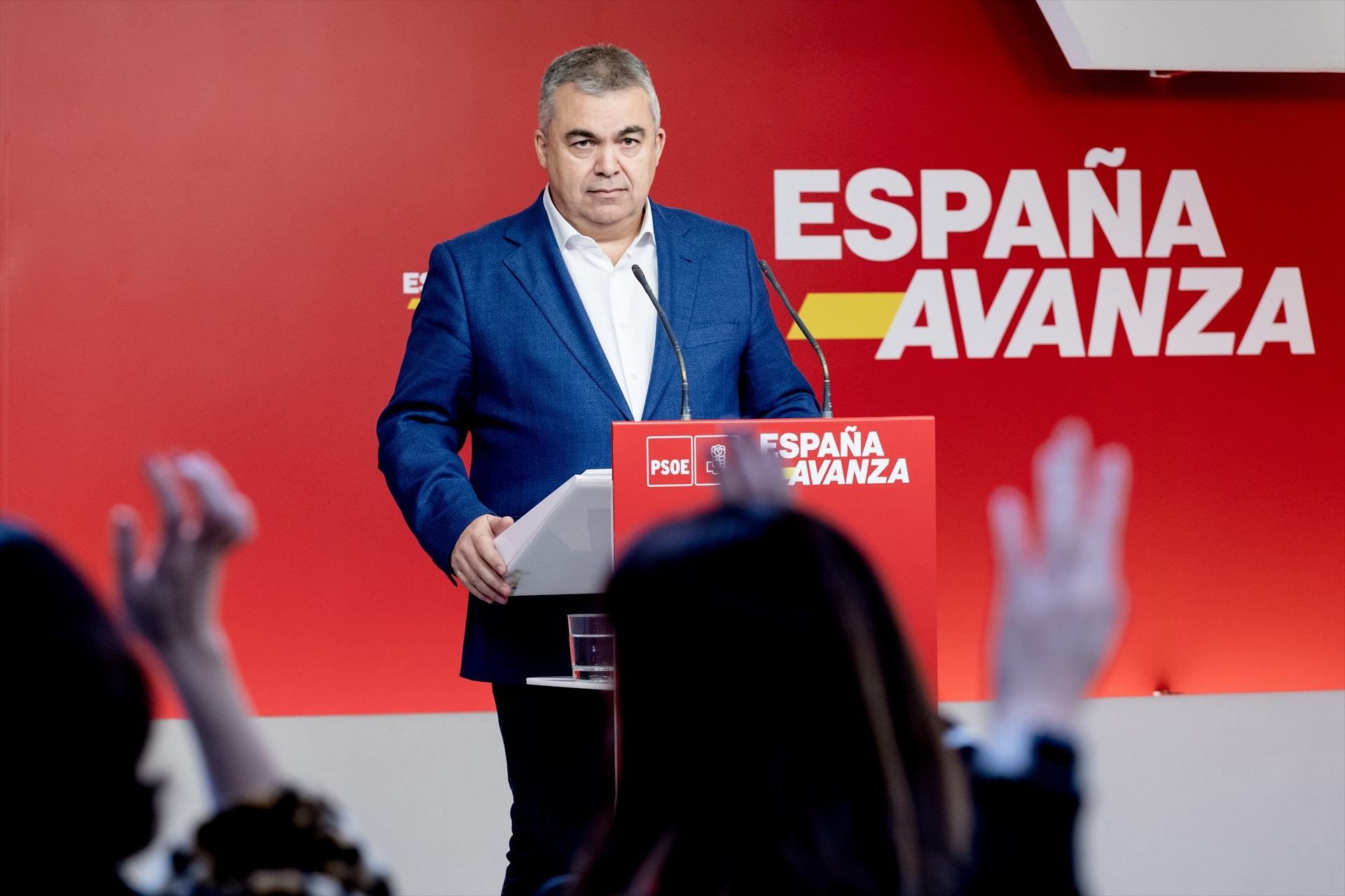 El PSOE suspende a Ábalos de militancia por no entregar el escaño