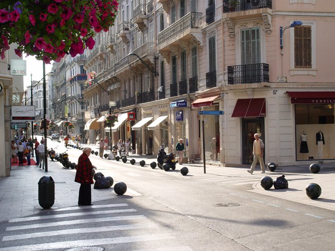 Rue Antibes Cannes Wikimedia