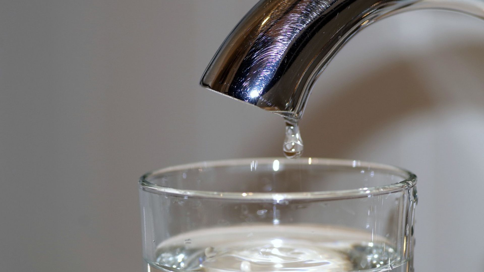 ¿Cuánta agua consumimos en casa? Consejos para ahorrar y evitar el despilfarro
