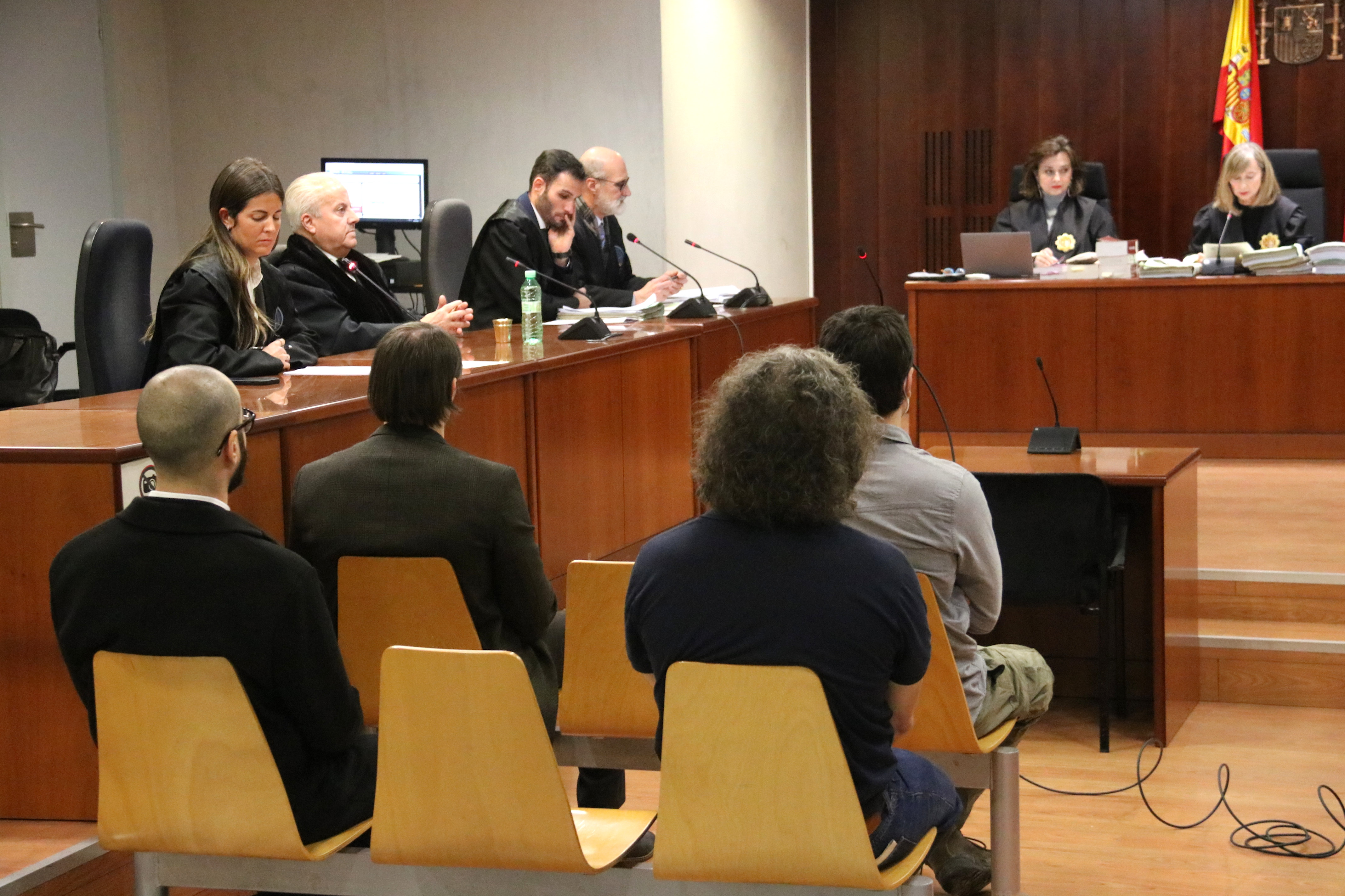 Condemnats a presó els dos supremacistes blancs detinguts a les Garrigues en el cas Masia dels Mossos