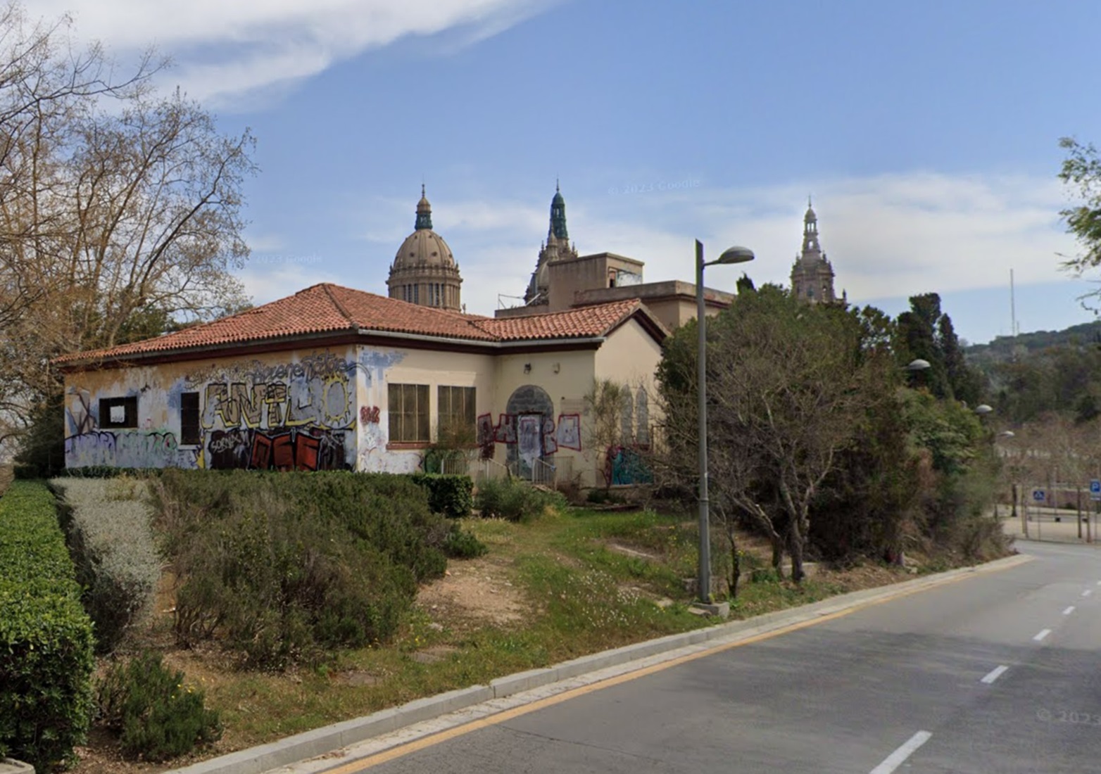 Derribado en Barcelona un pabellón original de la Exposición de 1929 que amenazaba hundimiento