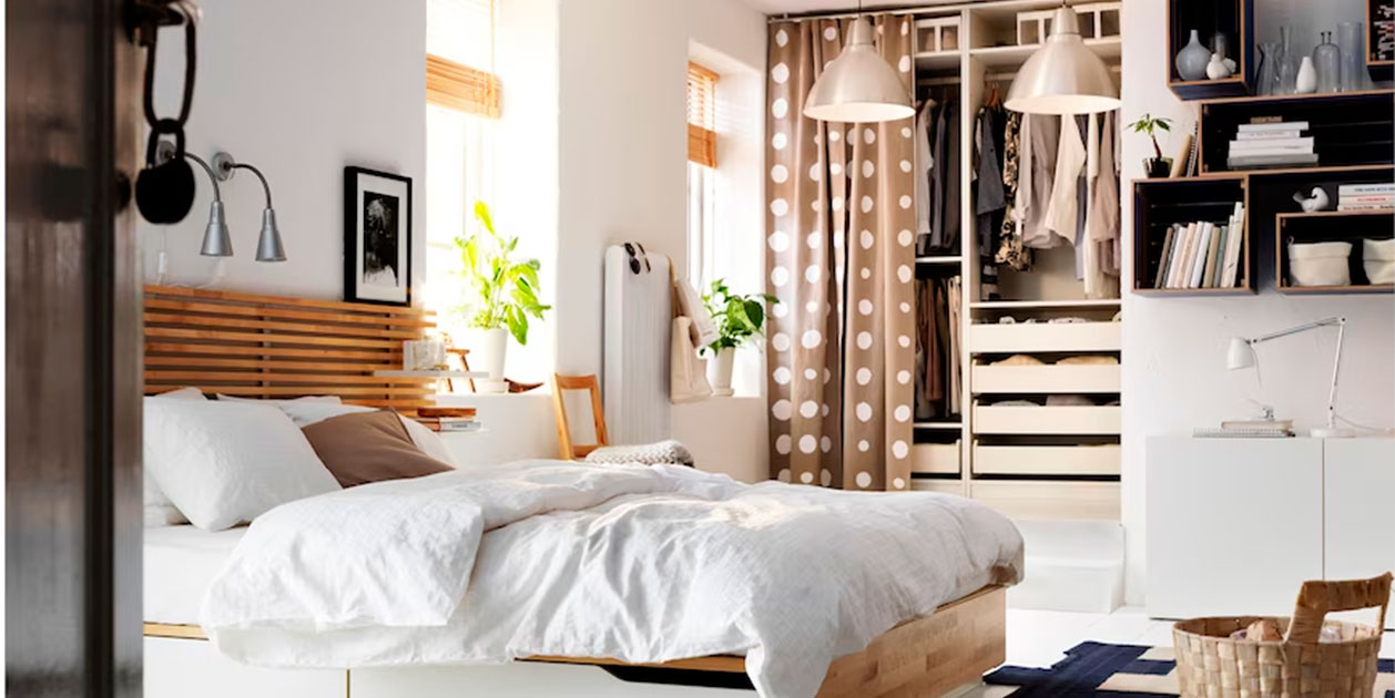Este cabecero de cama con mesitas integradas por 150 euros es el número 1 en Ikea