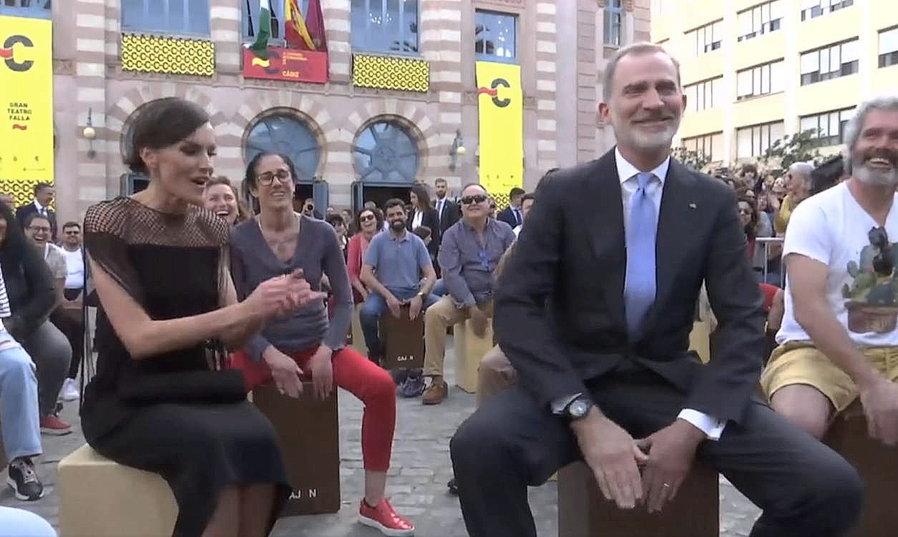 Felip VI guanya les portades a Teresa Ribera i Manuel García Castellón