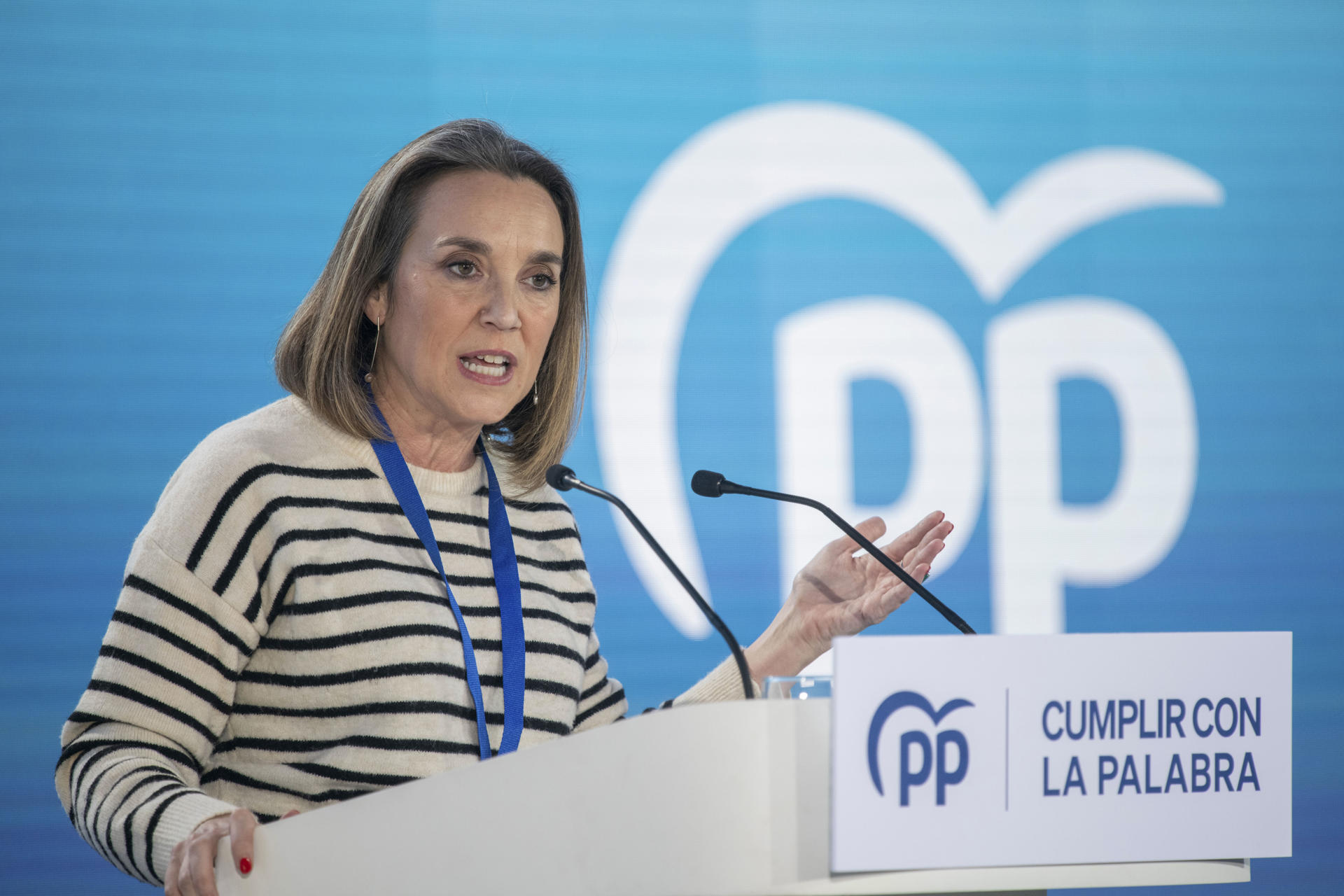 Gamarra acusa Sánchez de sotmetre's a l'independentisme: "Puigdemont fa espetegar els dits i obeeix"