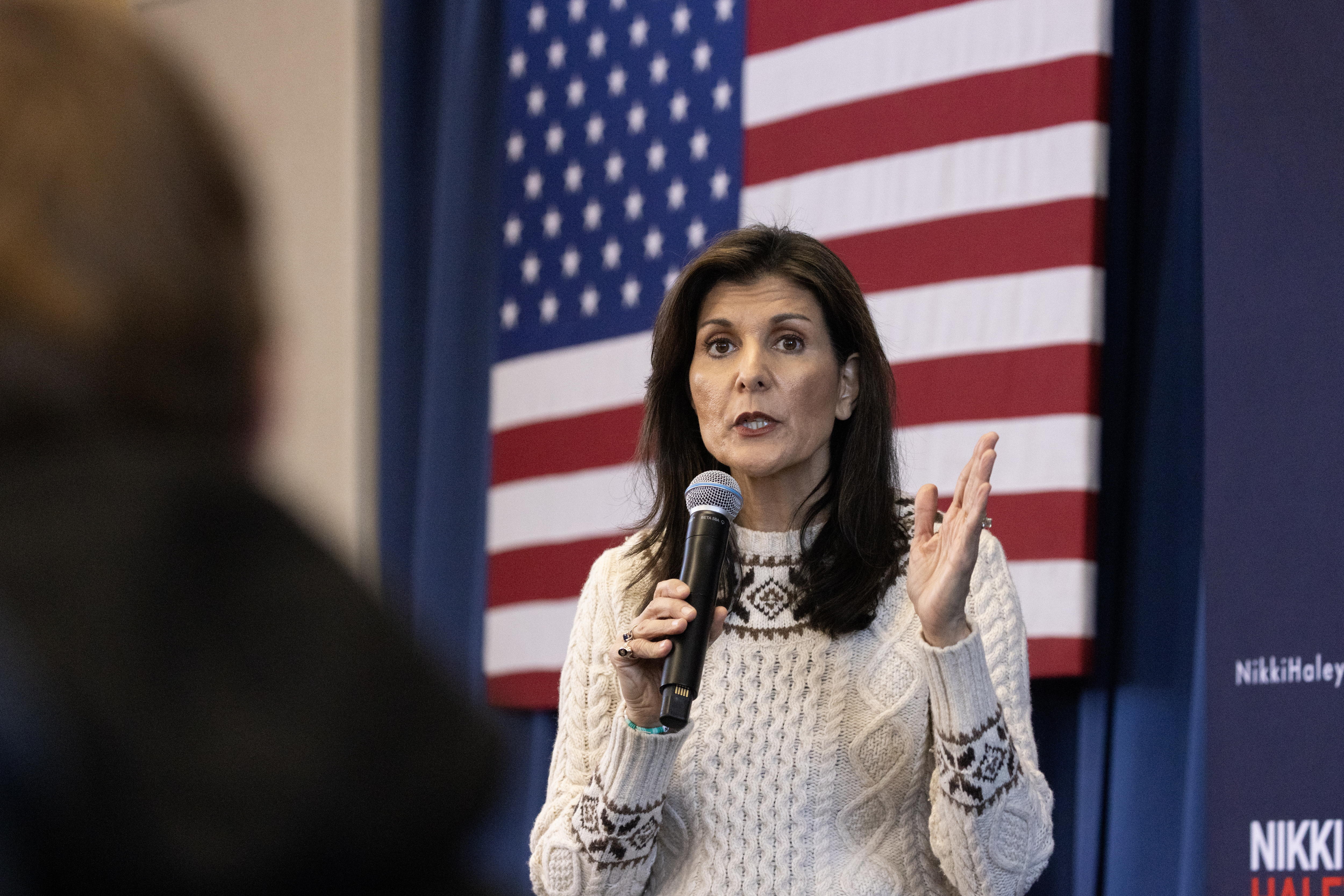 ¿Quién es Nikki Haley, la rival de Donald Trump en las primarias republicanas?