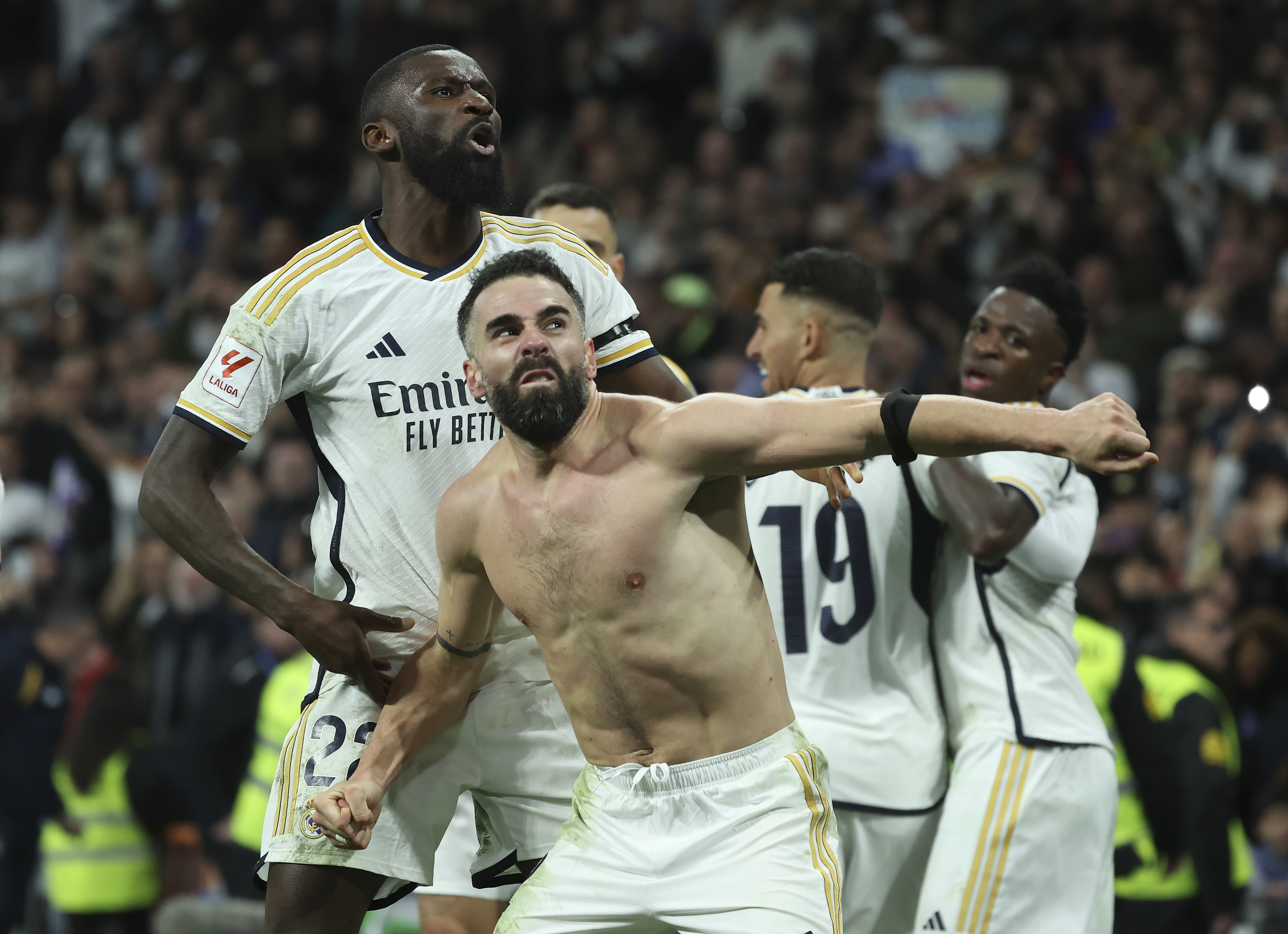 Dani Carvajal, indultat, li perdonen la vermella, a Rüdiger, Camavinga, Vinícius i Dani Ceballos, la groga