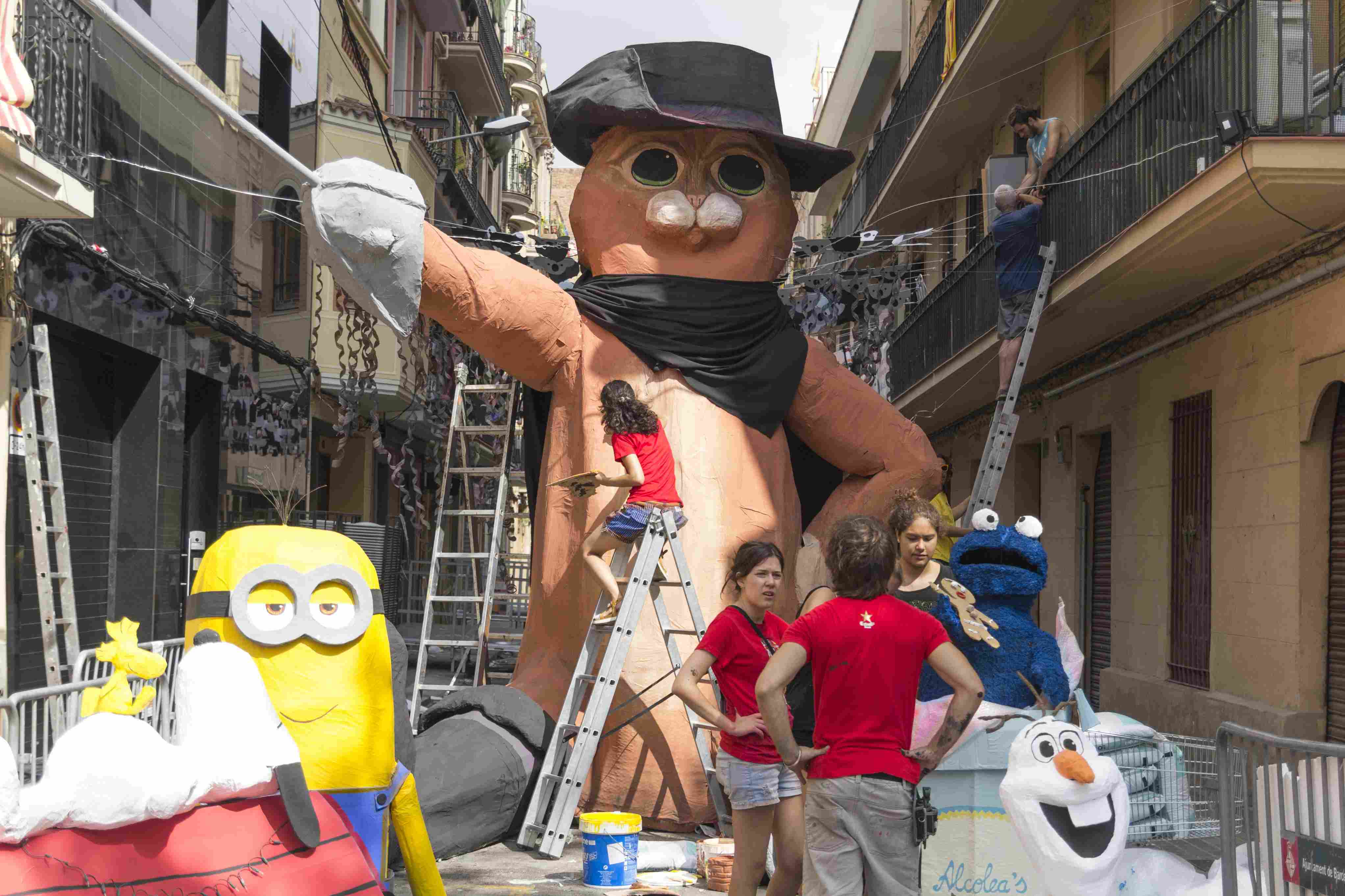 GALERIA: Sants pren el relleu a Gràcia i decora 17 carrers