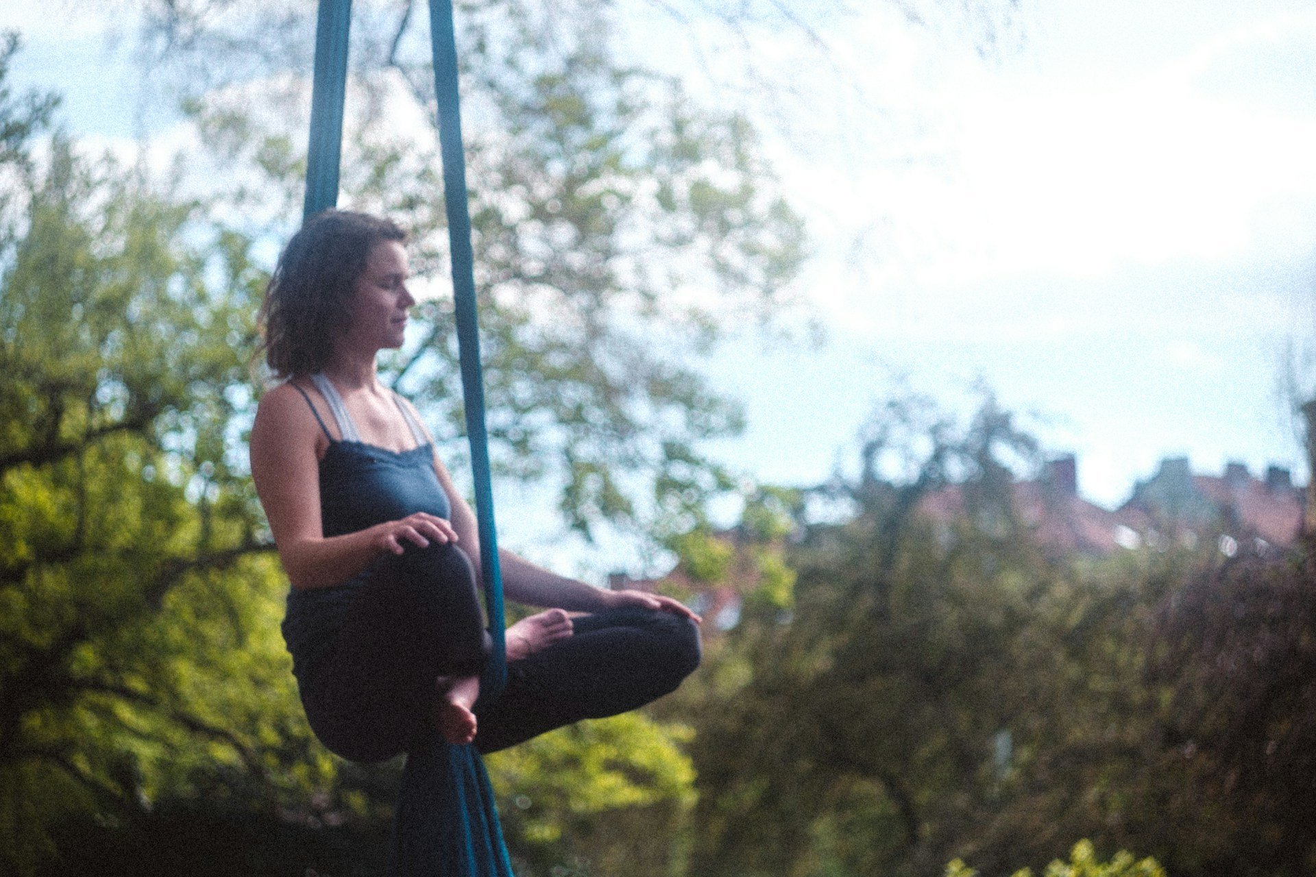 ¿Conoces el antigravity yoga o yoga aéreo?