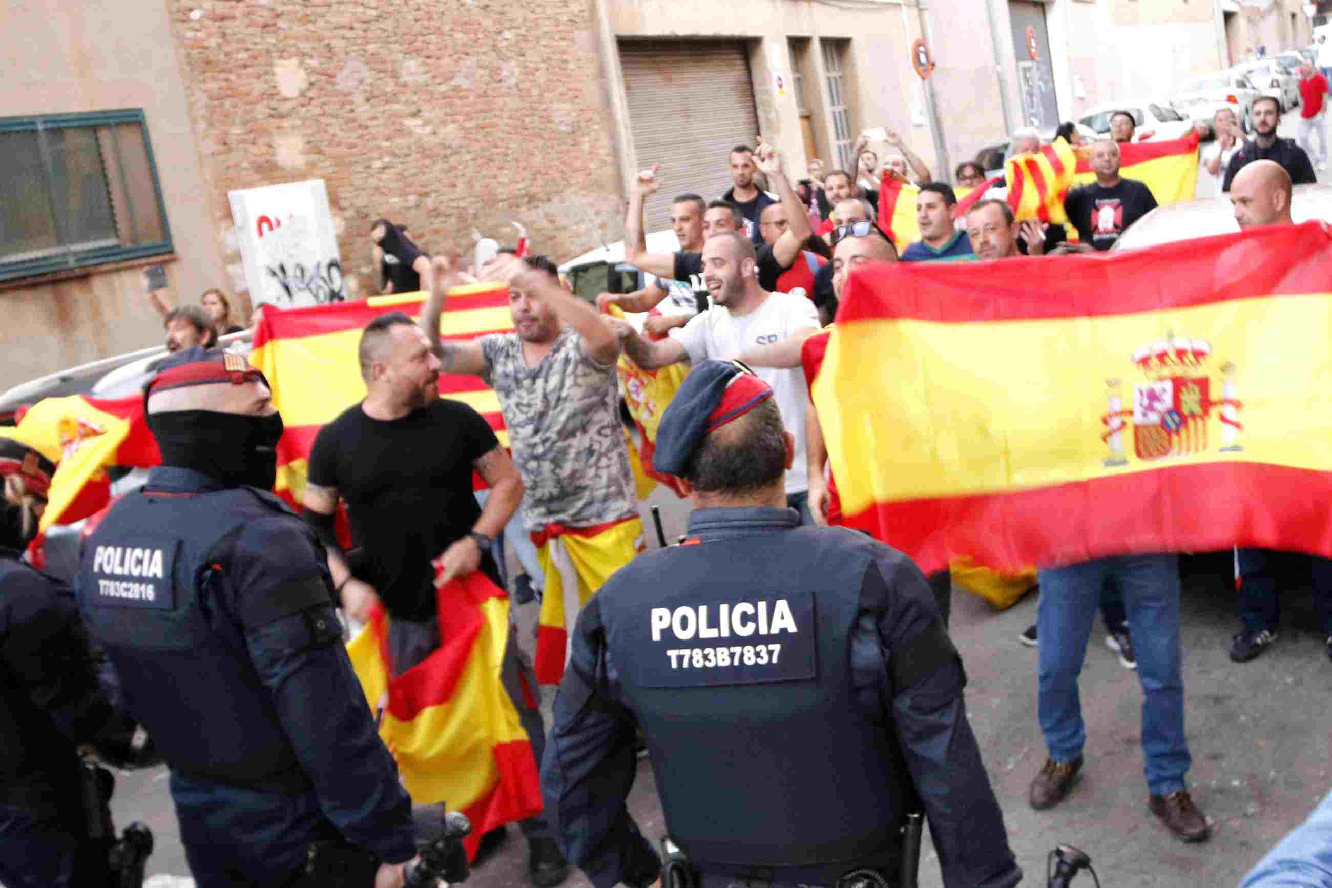 Un grup ultra boicoteja un míting d'ERC a Ripollet