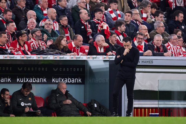 Xavi Hernández, con la mirada baja durante el Athletic Club - Barça de Copa / Foto: Europa Press Xavi Hernández, con la mirada baja durante el Athletic Club - Barça de Copa / Foto: Europa Press