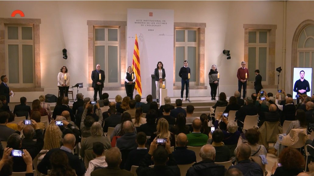 Homenaje del Parlament a las víctimas del Holocausto y a los pasadores de las redes de evasión