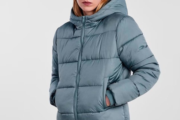 Chaqueta acolchada con cremallera y capucha de mujer Pieces Chaqueta acolchada con cremallera y capucha de mujer Pieces