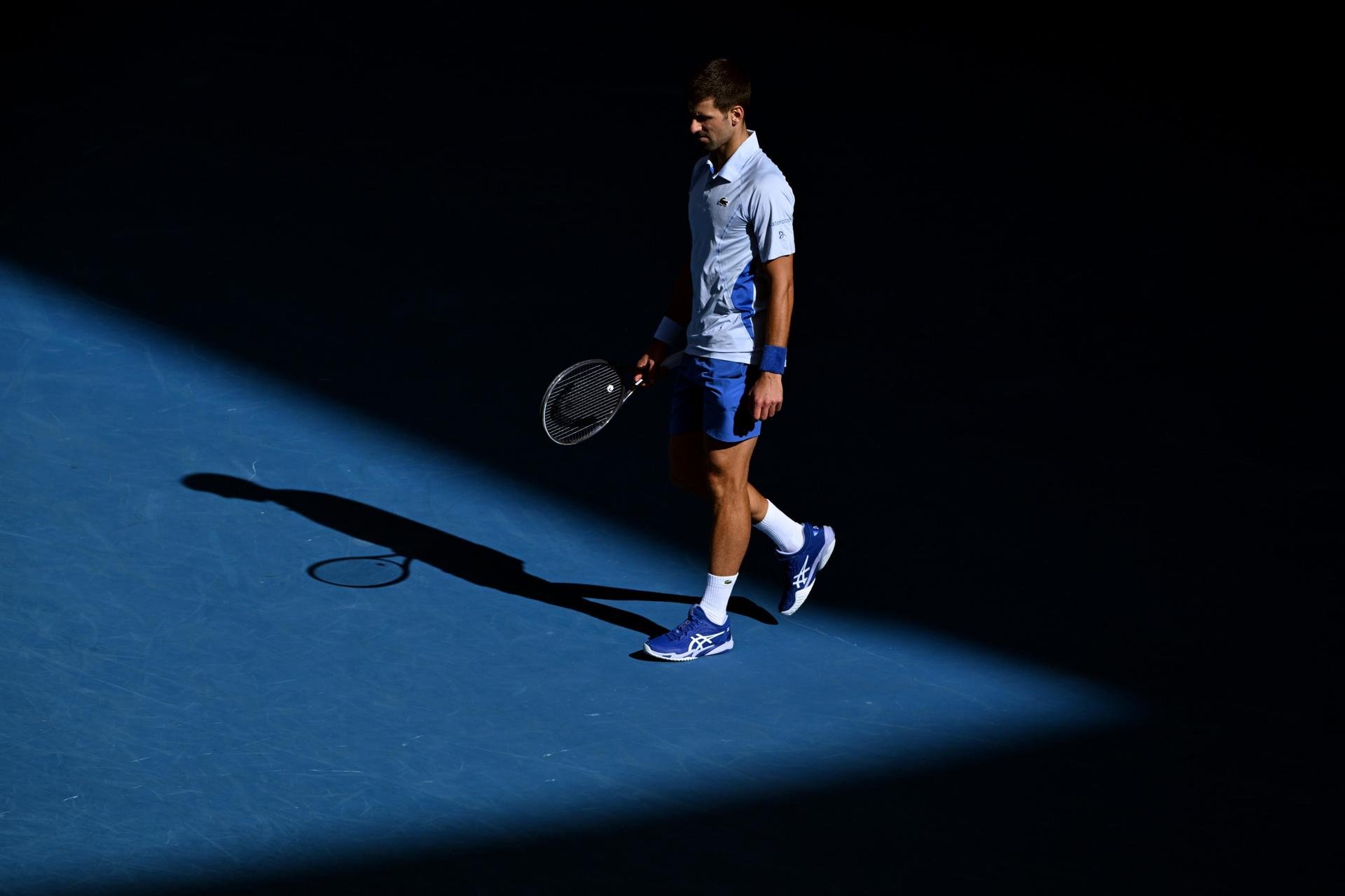 Djokovic claudica contra un Sinner incontestable i perd la corona de l'Open d'Austràlia