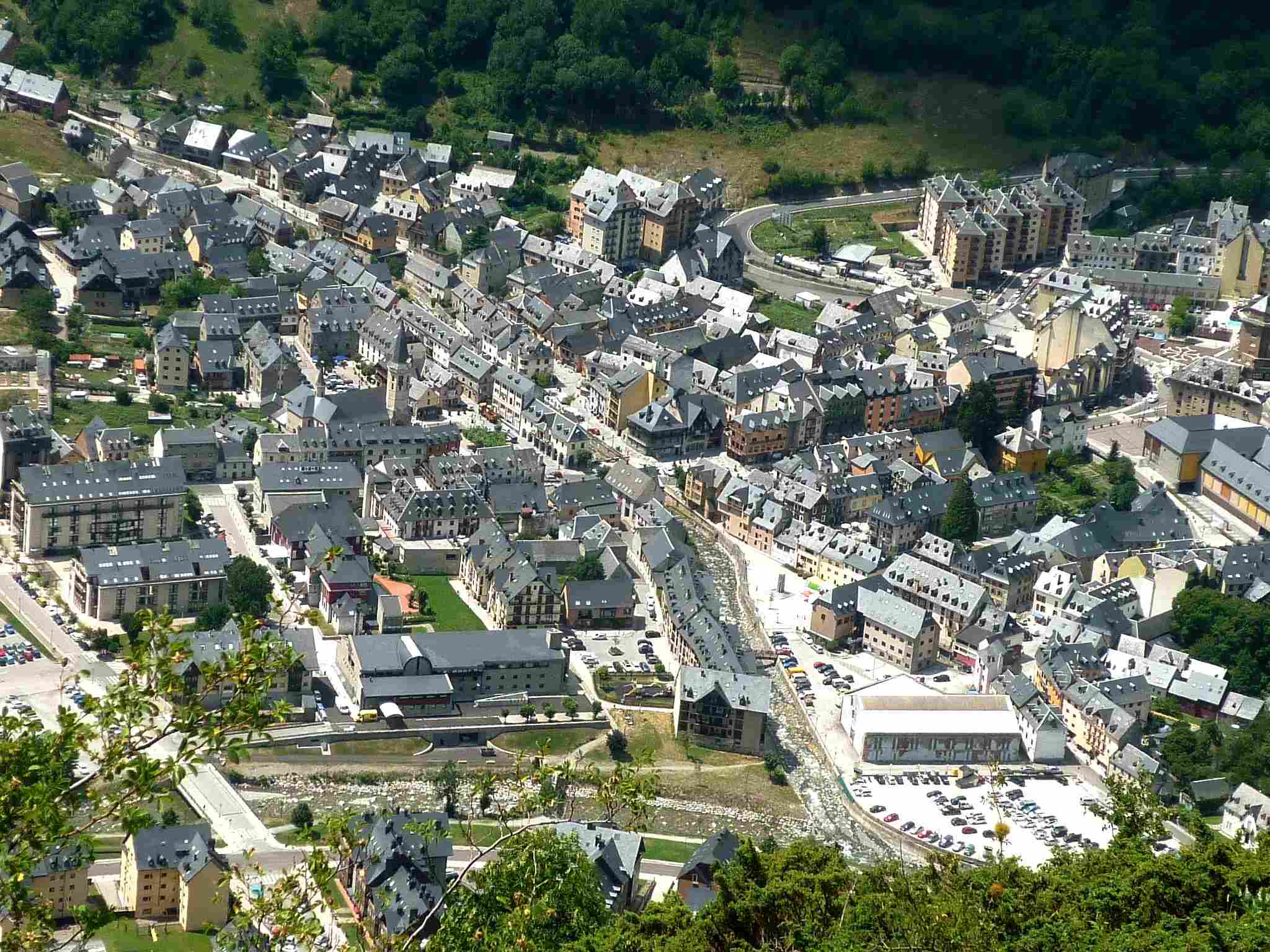 Dos ferits en l'incendi d'una casa a la Vall d'Aran