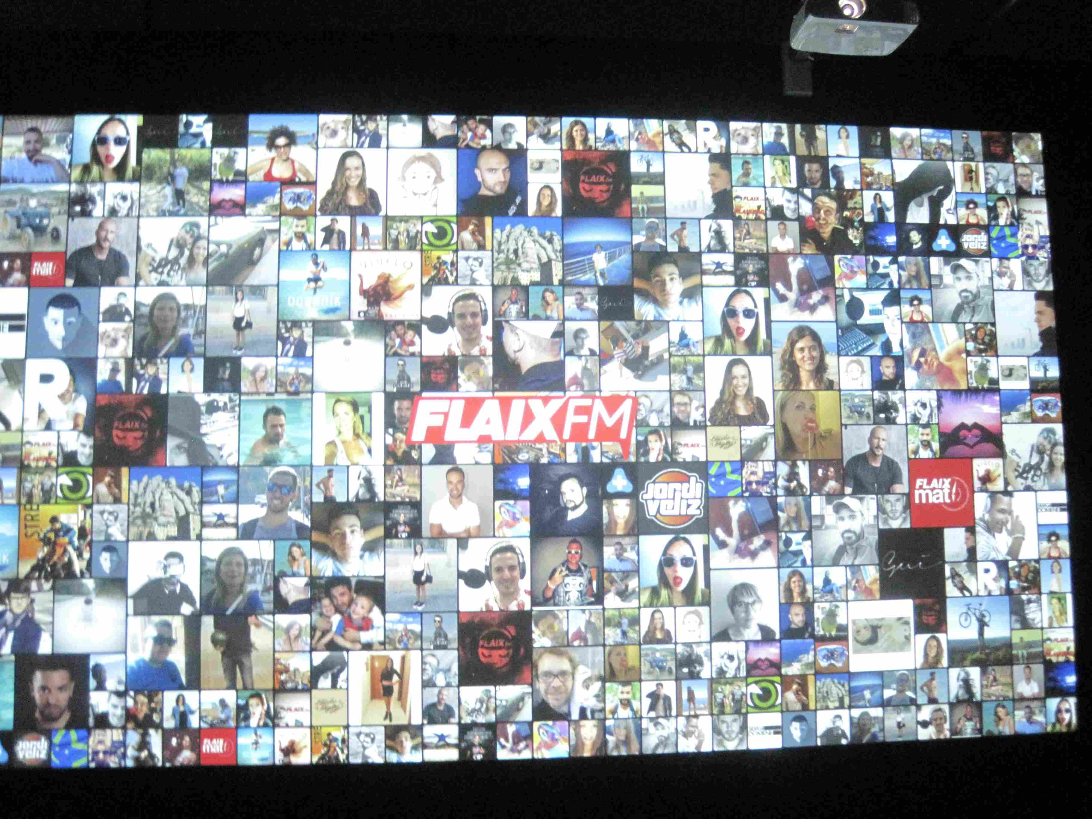 Una exposición en el Palau Robert brinda por los 25 años de Flaix FM