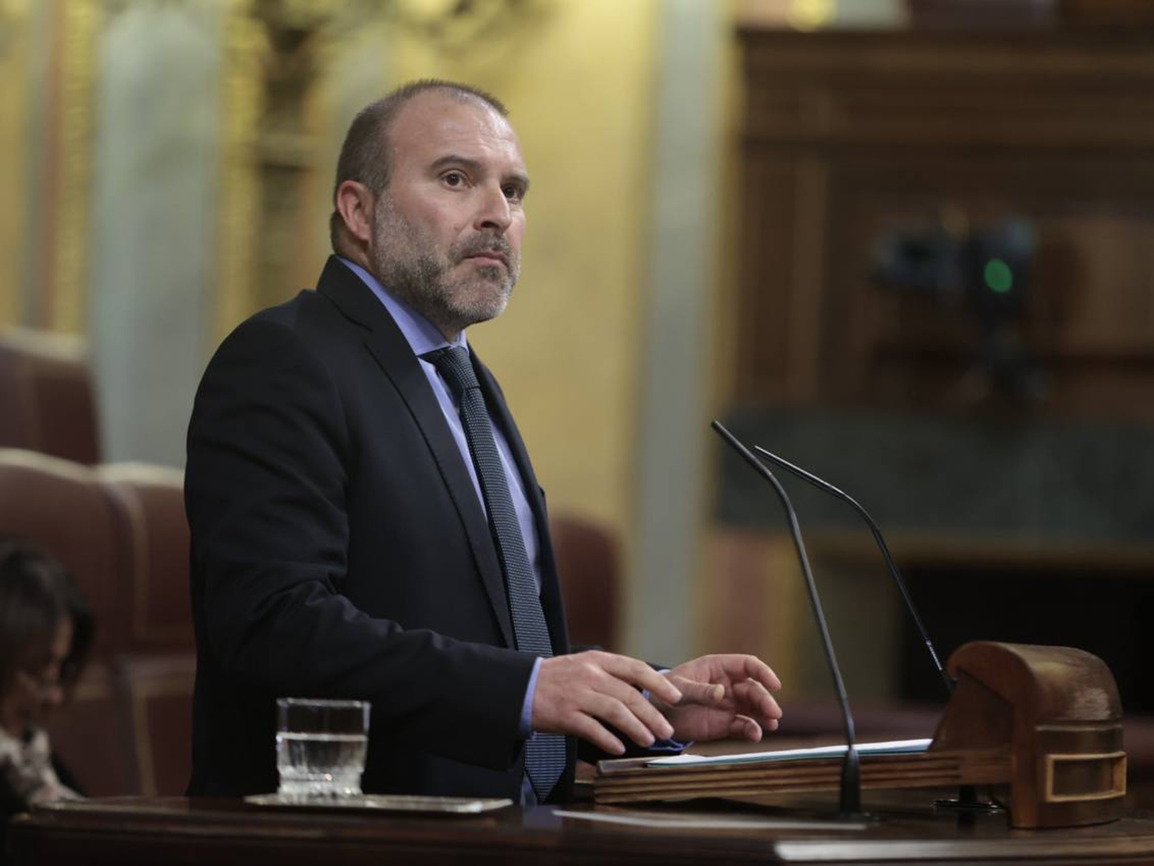 Un contrato del Gobierno con Huawei para guardar datos delicados inquieta Junts