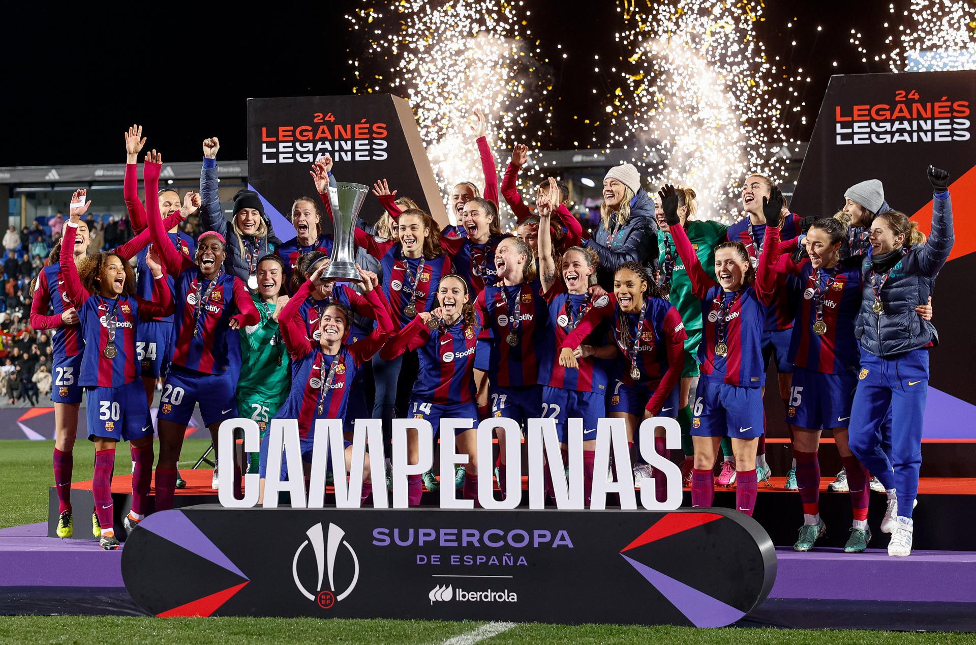 El FC Barcelona femení campió de la Supercopa i més: la volta al món en 15 fotos