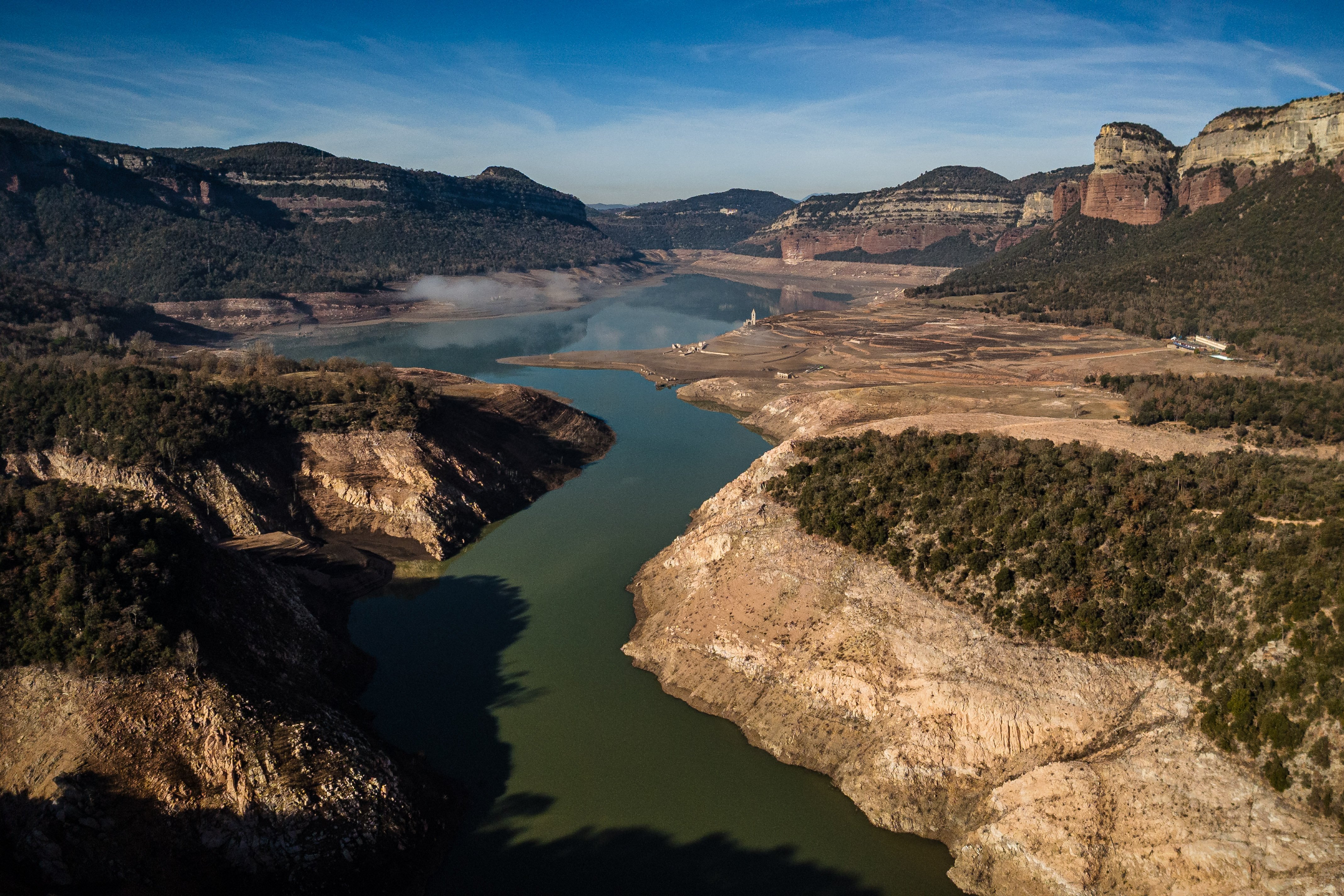 Ecologistes denuncia el director de l'ACA per avalar la reducció de cabals ecològics per la sequera