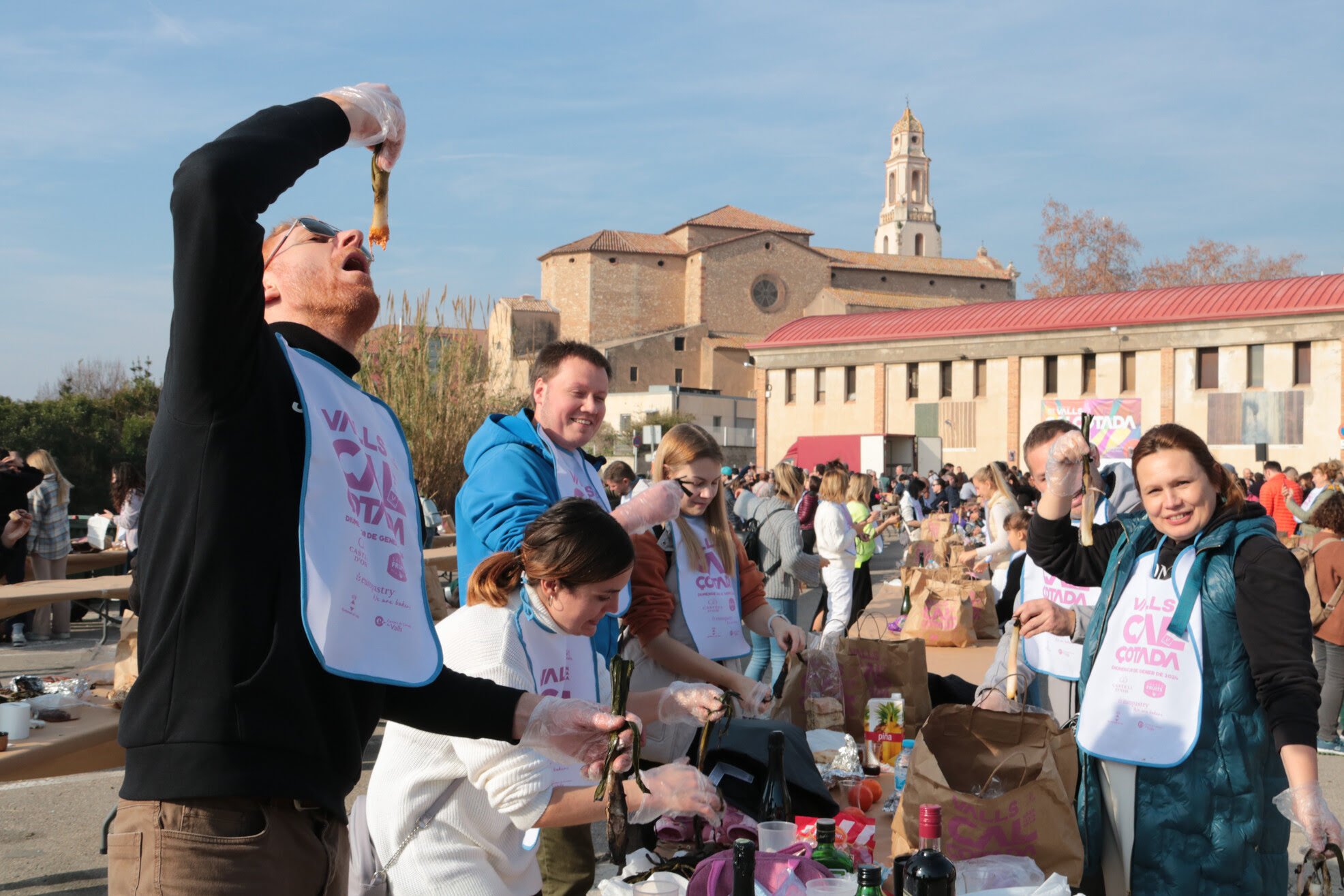 Un vecino de Santa Perpètua se come 240 calçots para ganar el concurso de Valls