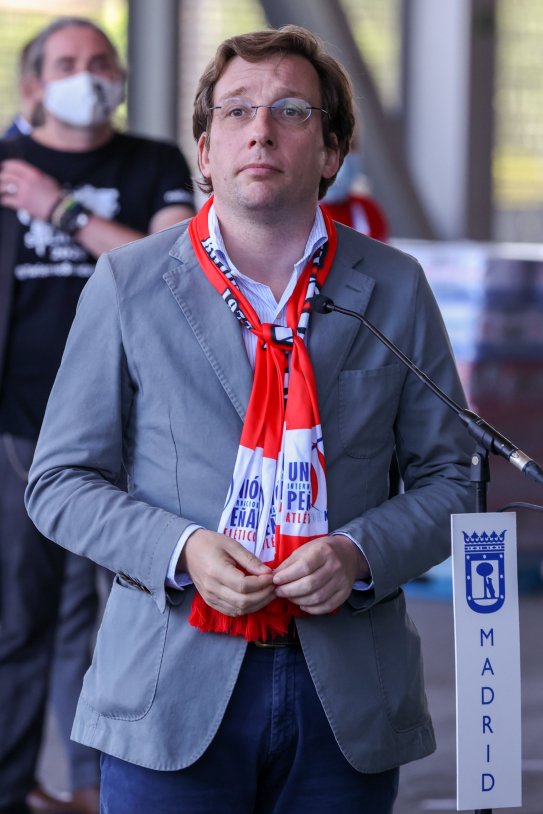 Almeida Atlético bufanda GTRES Almeida Atlético bufanda GTRES
